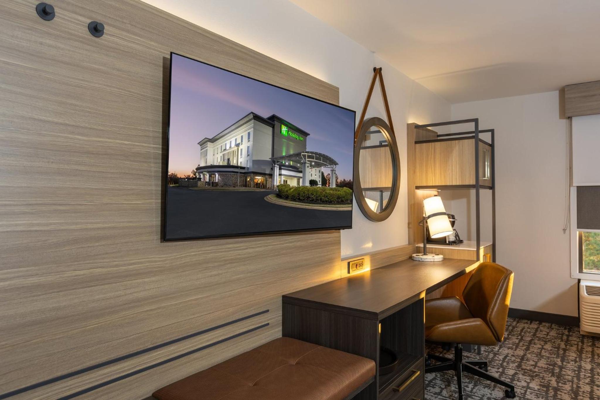 Standard King Room - Photo 6