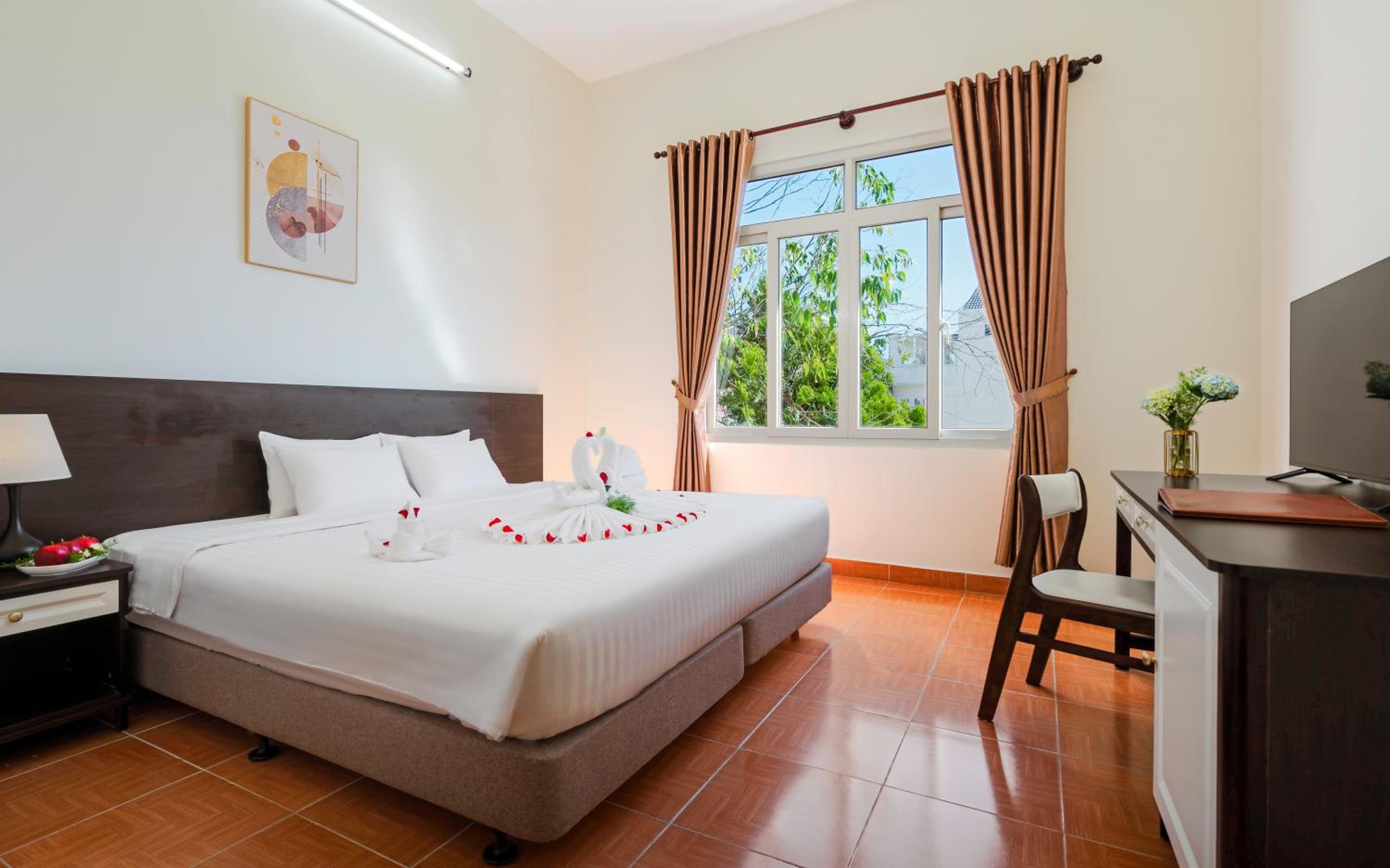 Deluxe Double or Twin Room - Photo 5