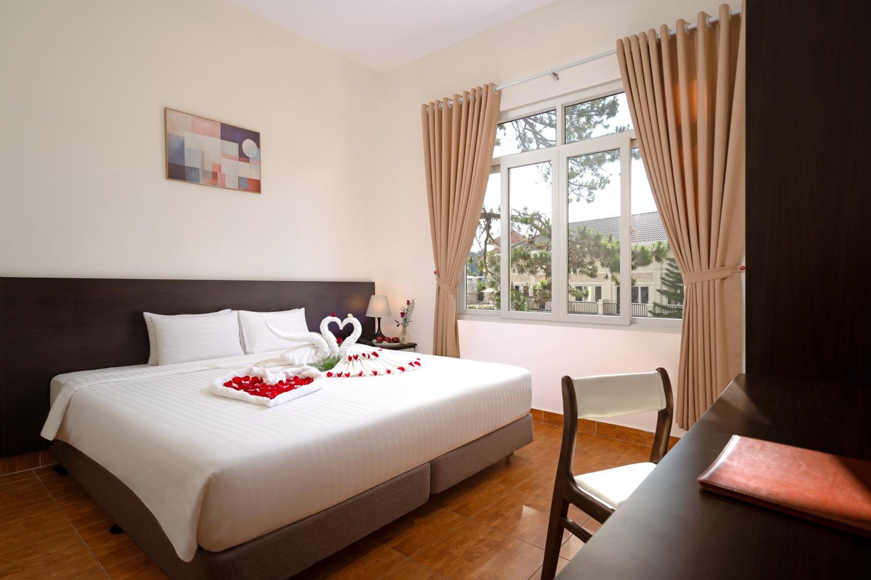 Double or Twin Room with City View photo 1