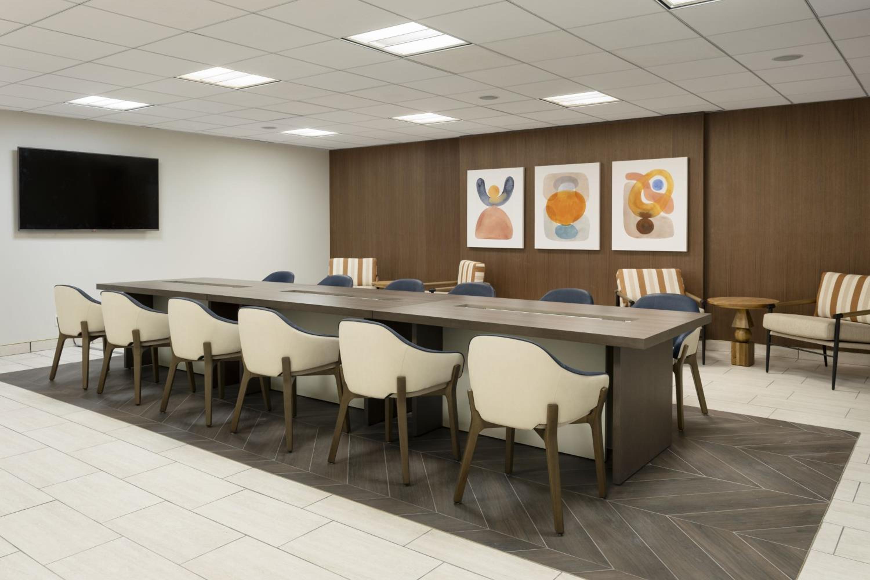 Concierge Level King Room - Photo 2