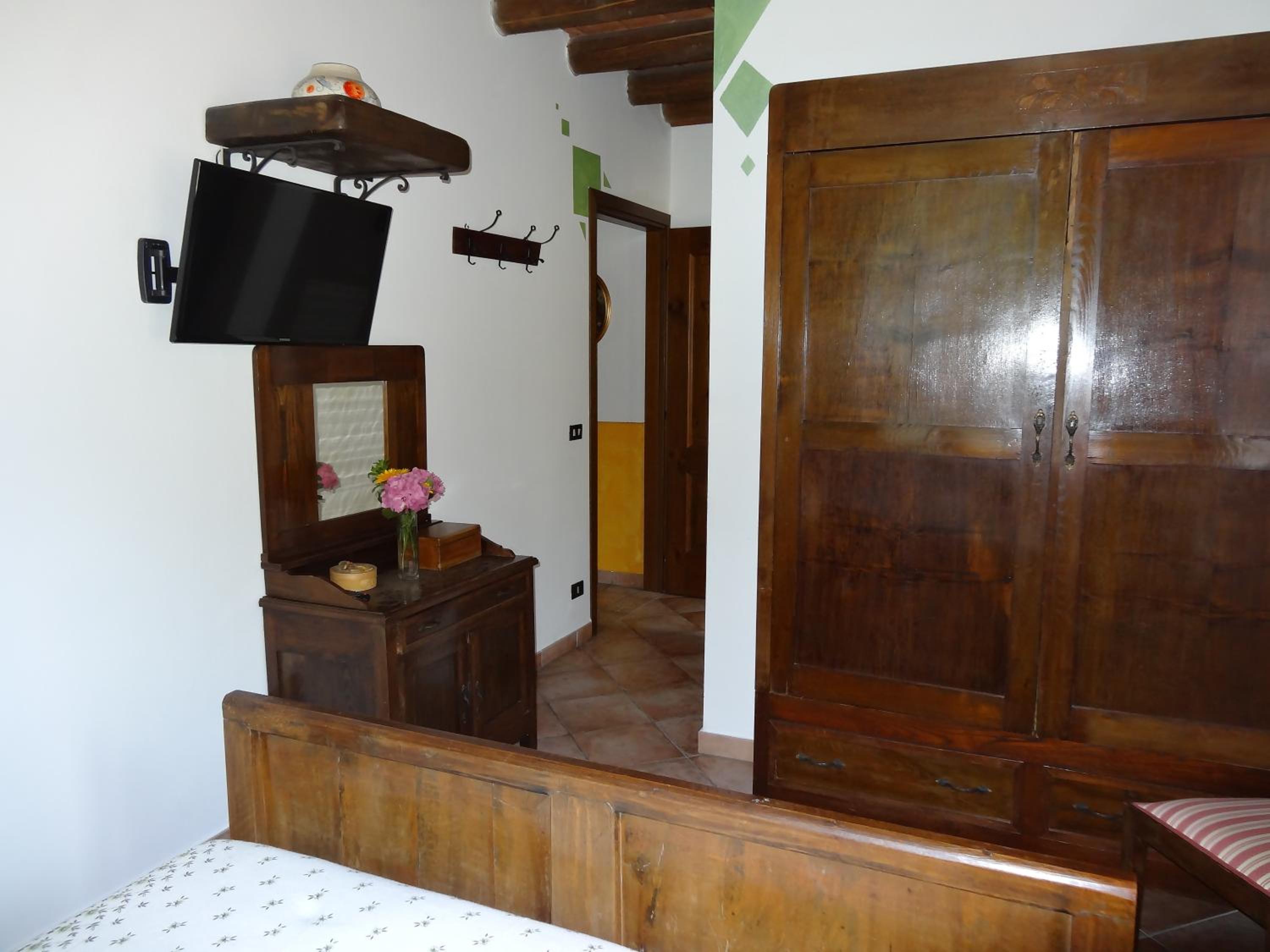 Large Double Room photo 1