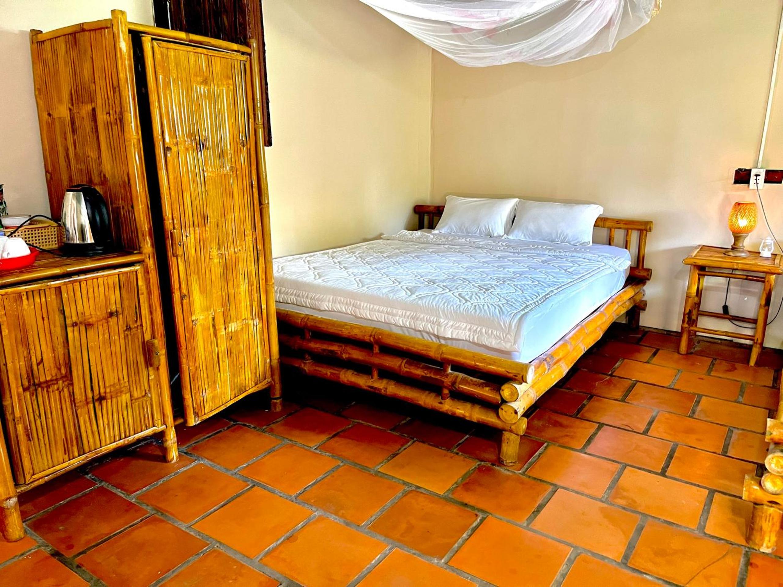 Double Room - Photo 10