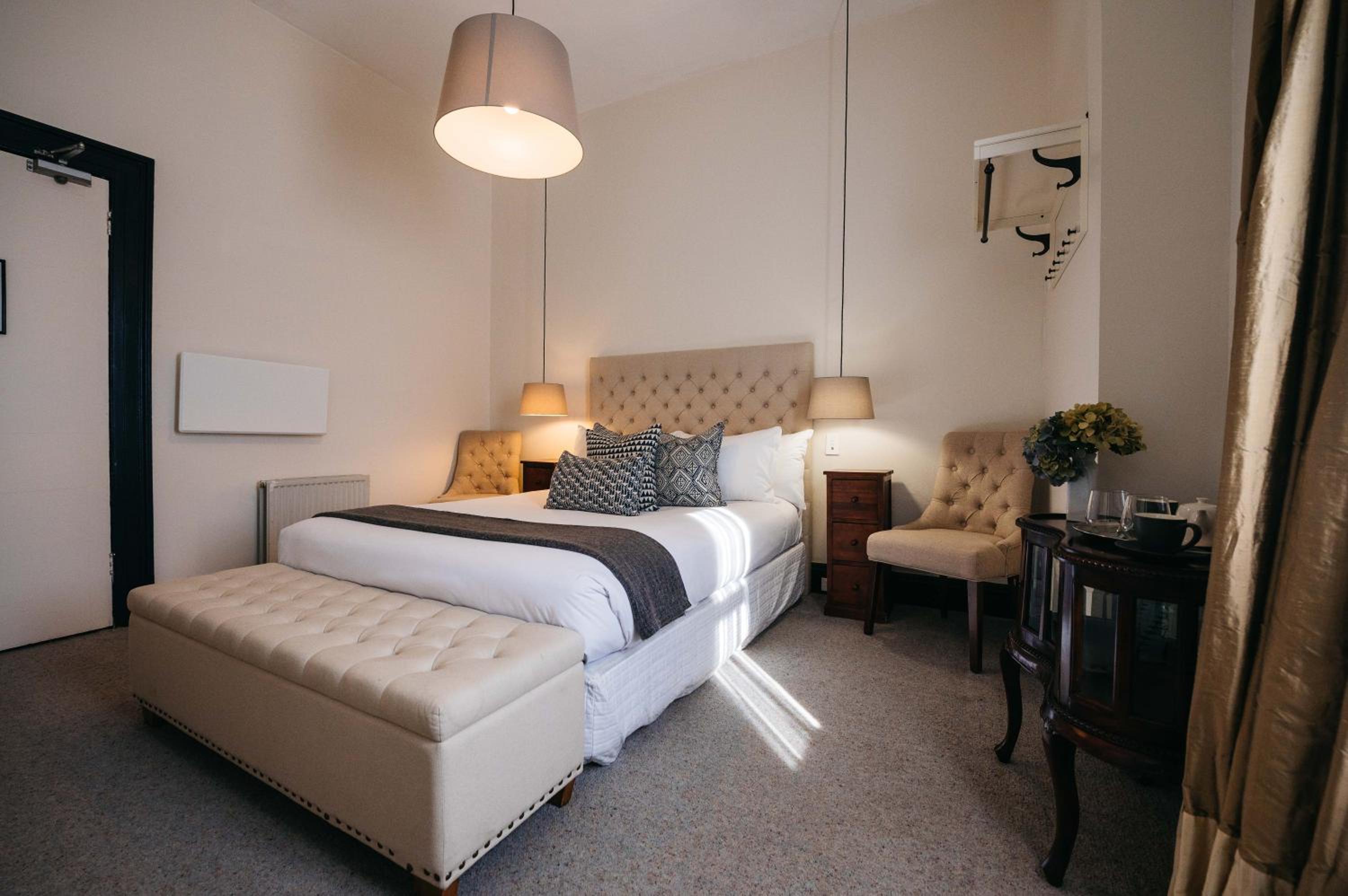 Standard Queen Room photo 2