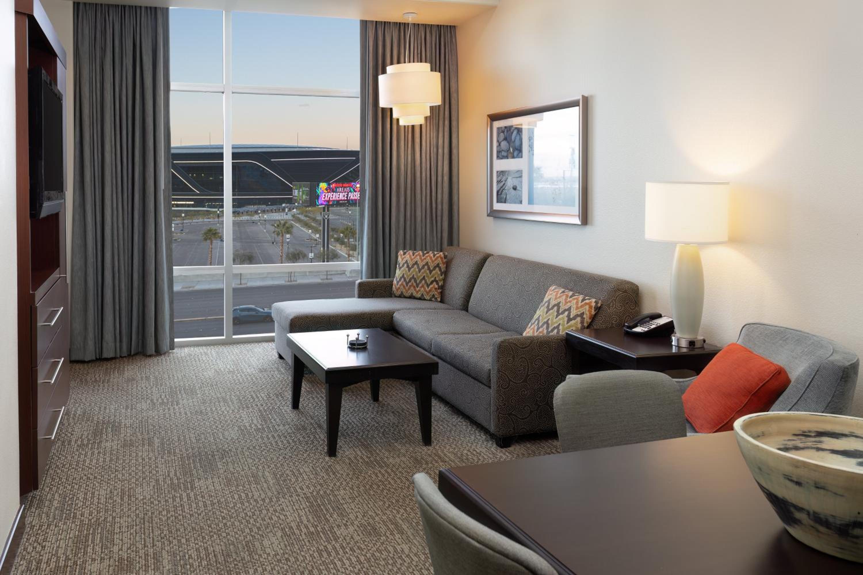 One-Bedroom King Suite with City View - Photo 1