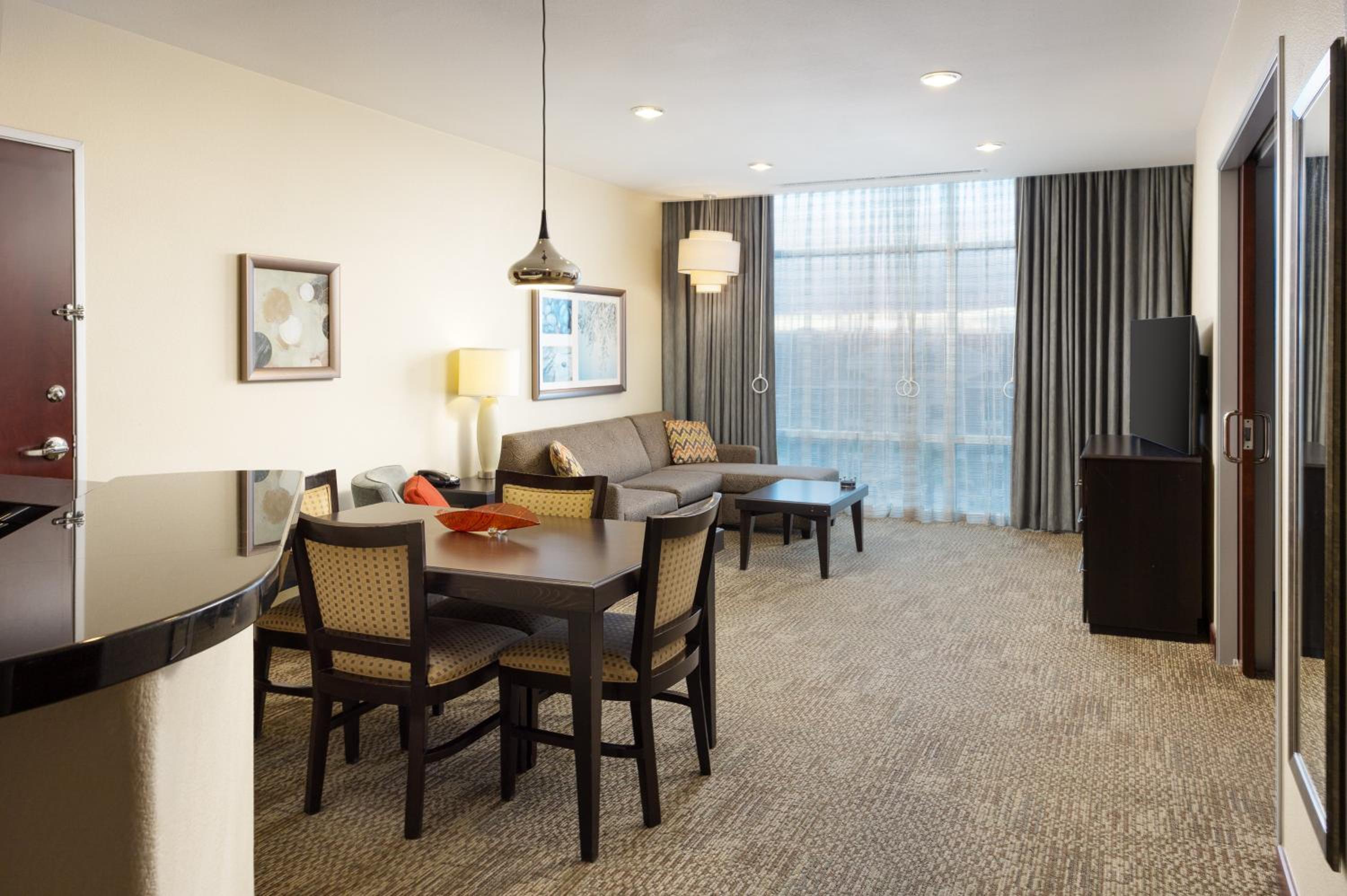 One-Bedroom King Suite - Disability Access - Photo 5