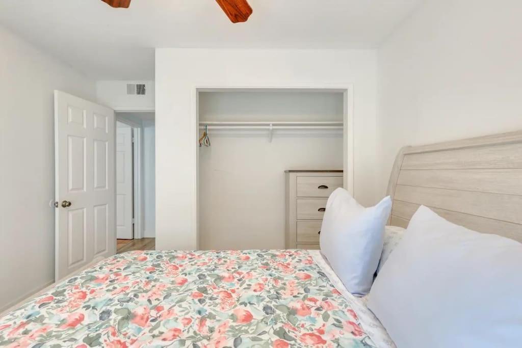 Two-Bedroom House photo 2