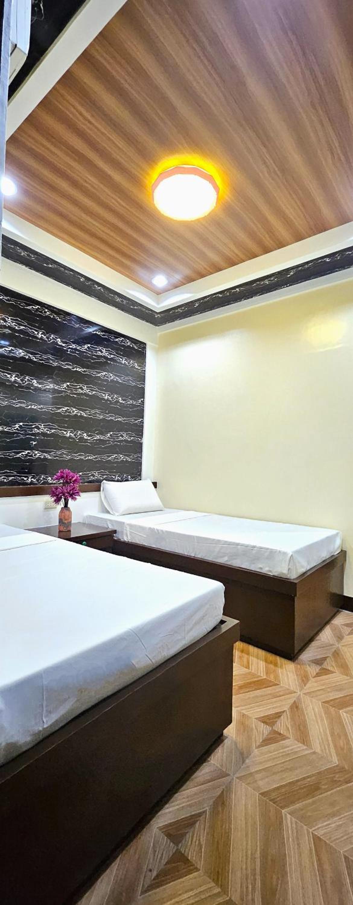 Economy Twin Room - Photo 2