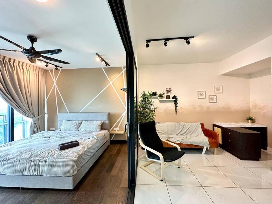 One-Bedroom Apartment photo 1