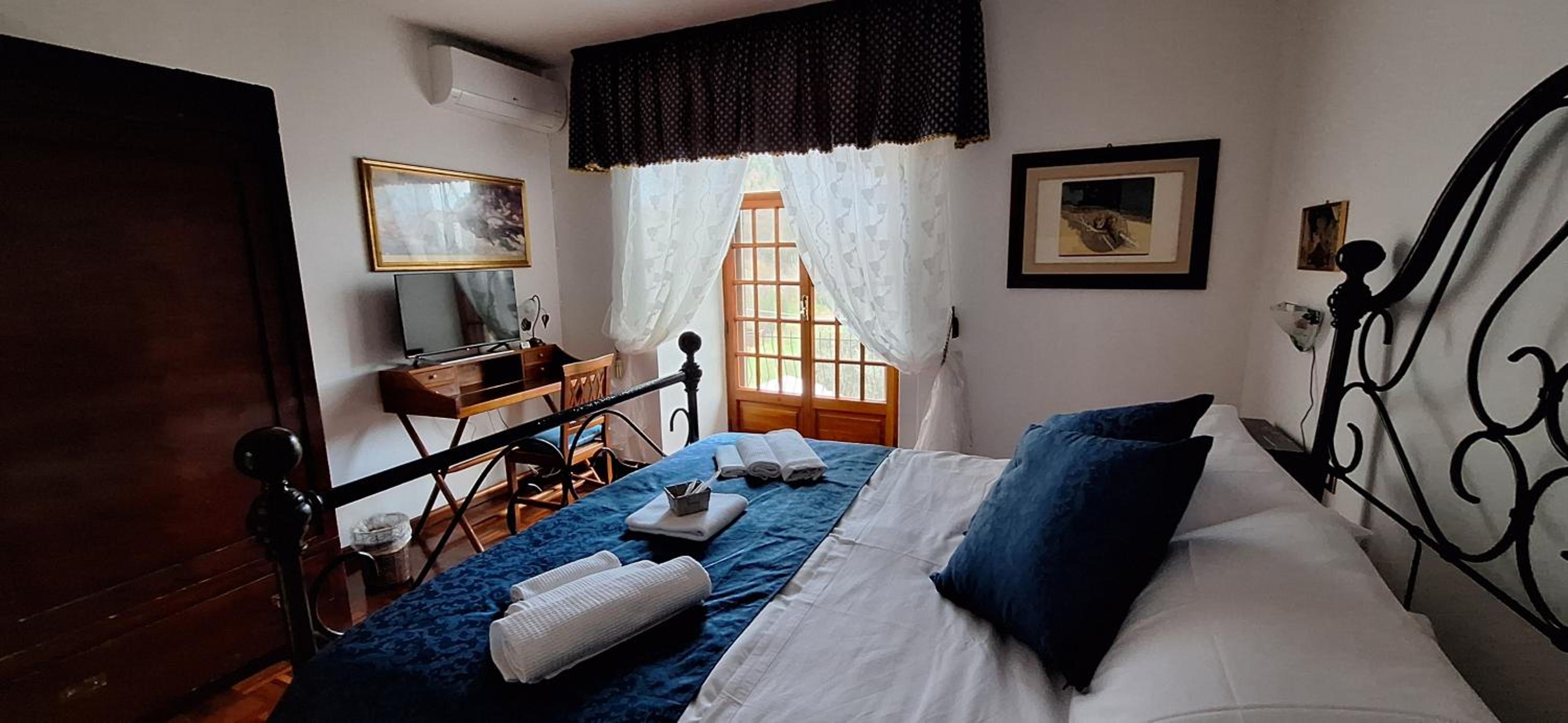 Double Room with Terrace - Photo 4