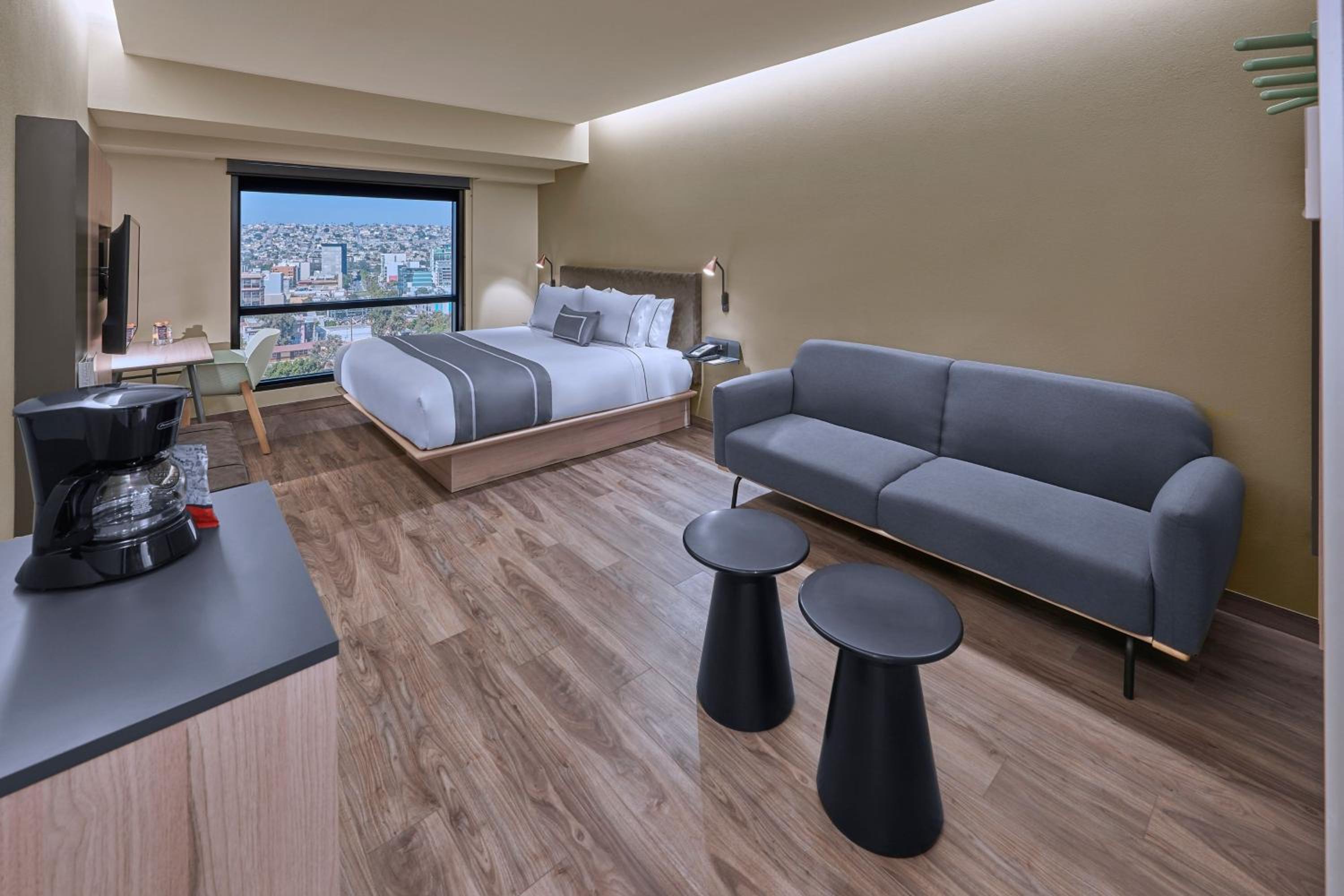 Queen Room with Balcony photo 3