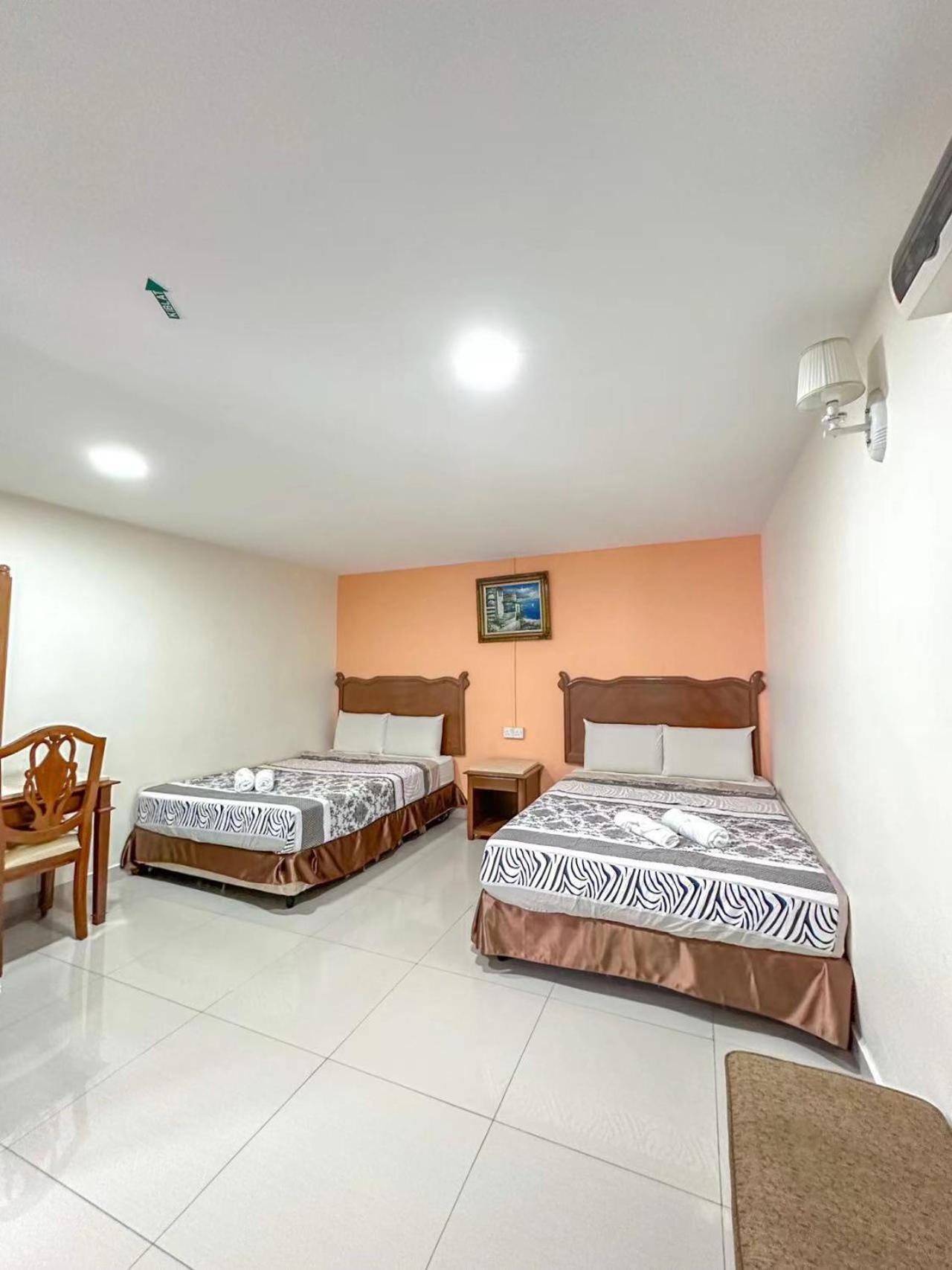 Large Double or Twin Room