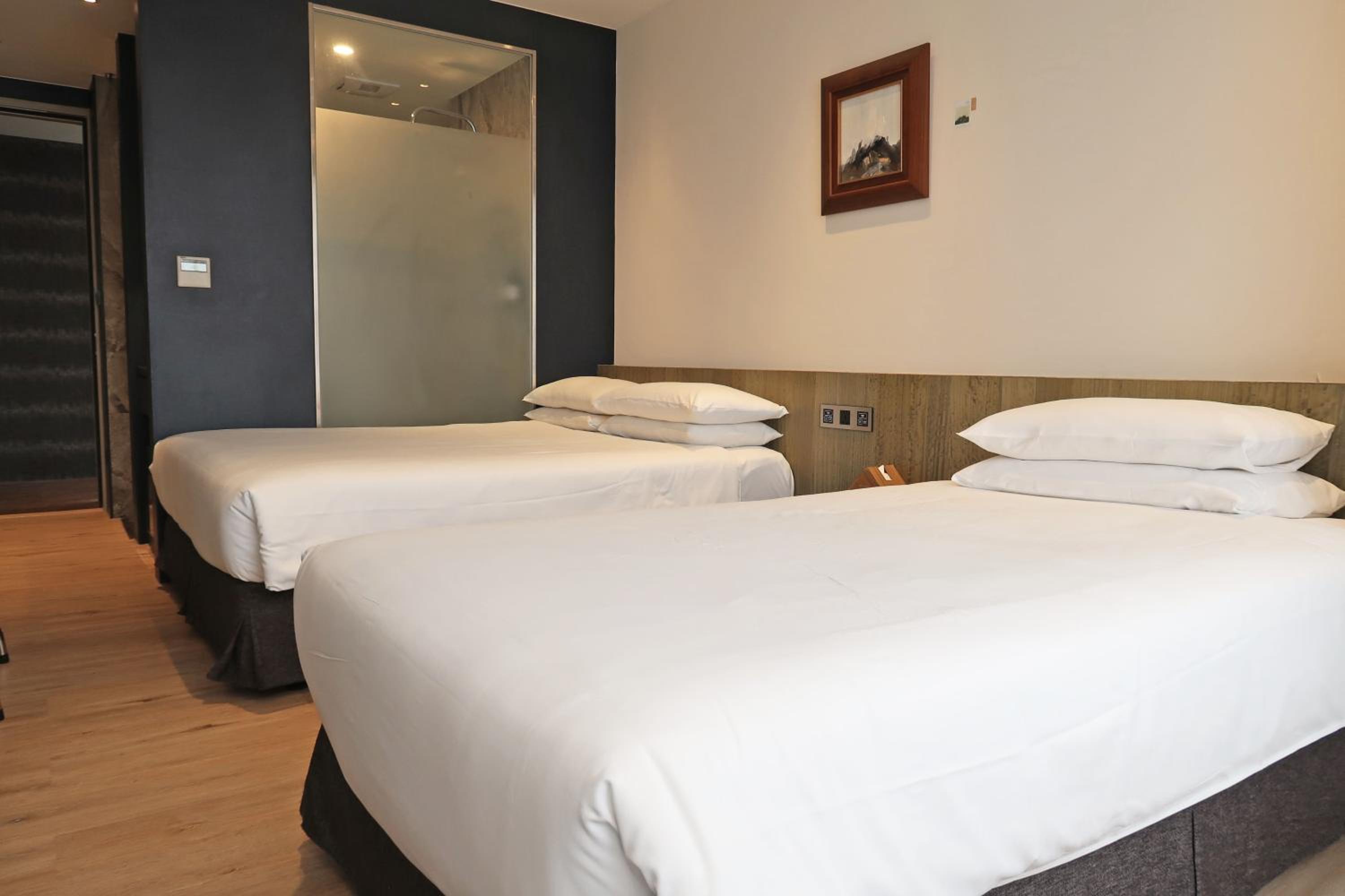 Deluxe Triple Room - Photo 5