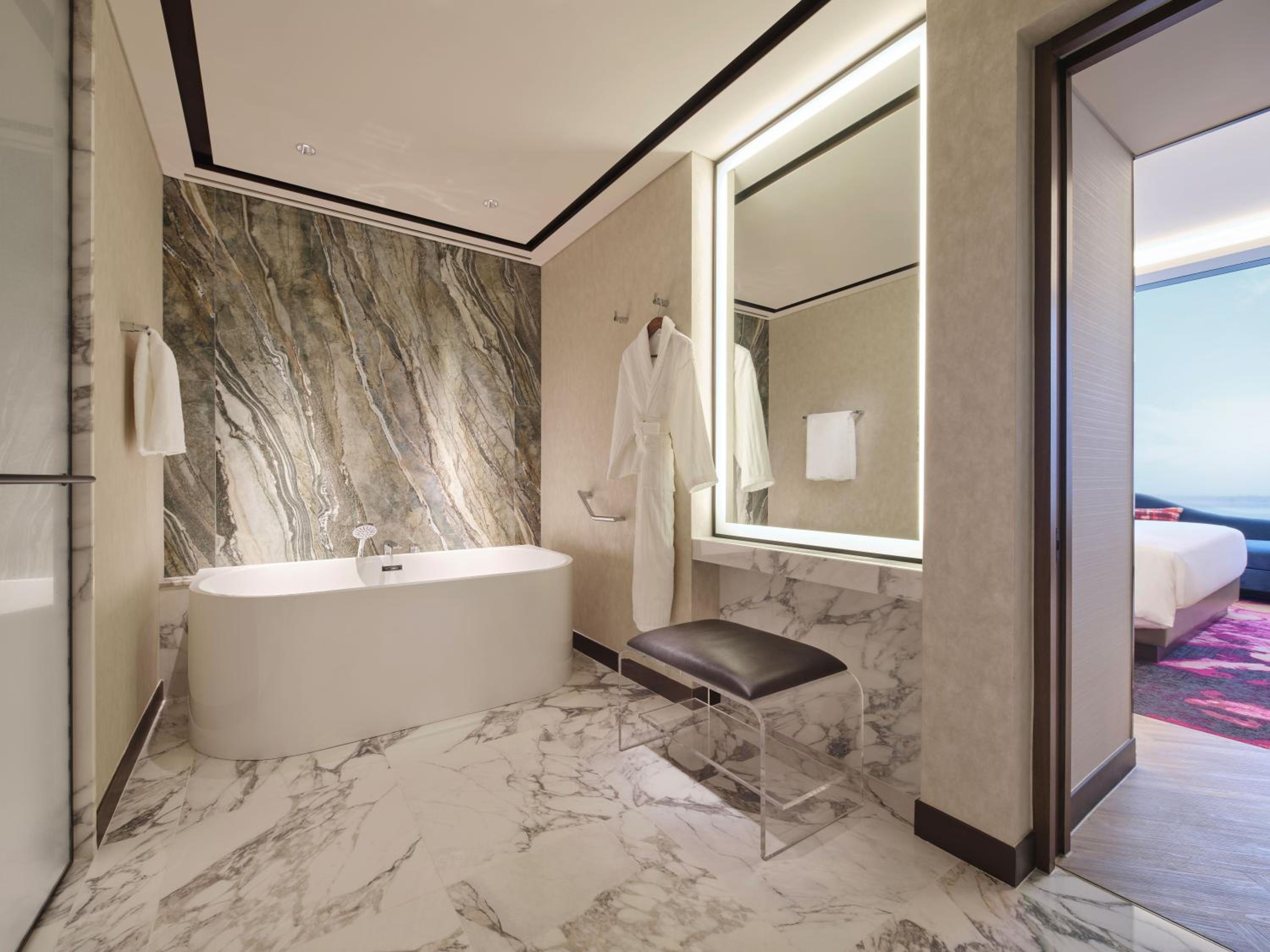[Sun Tower] Sun Suite King - Photo 2