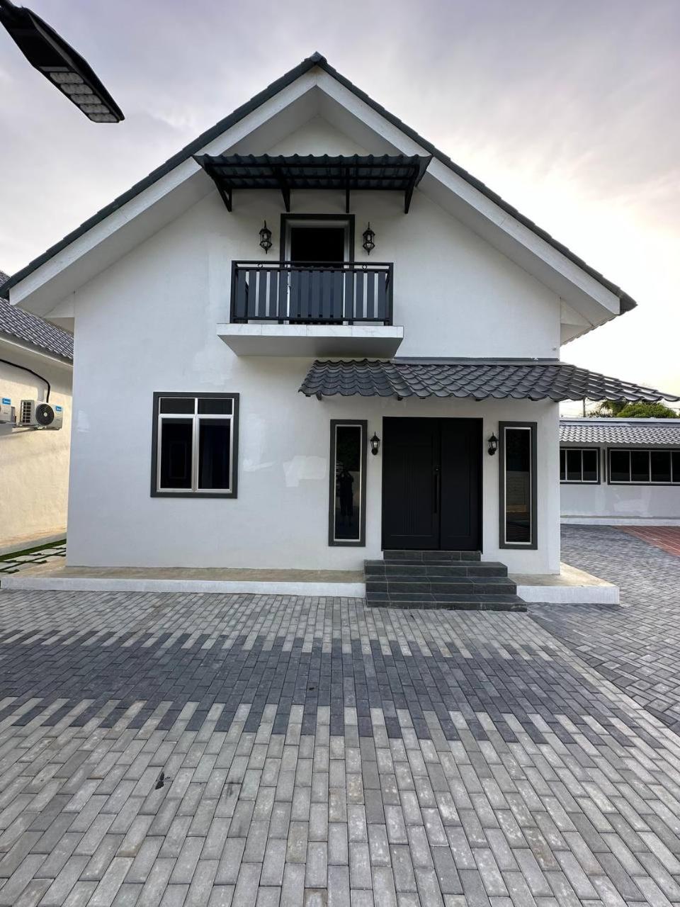 Family Bungalow photo 1