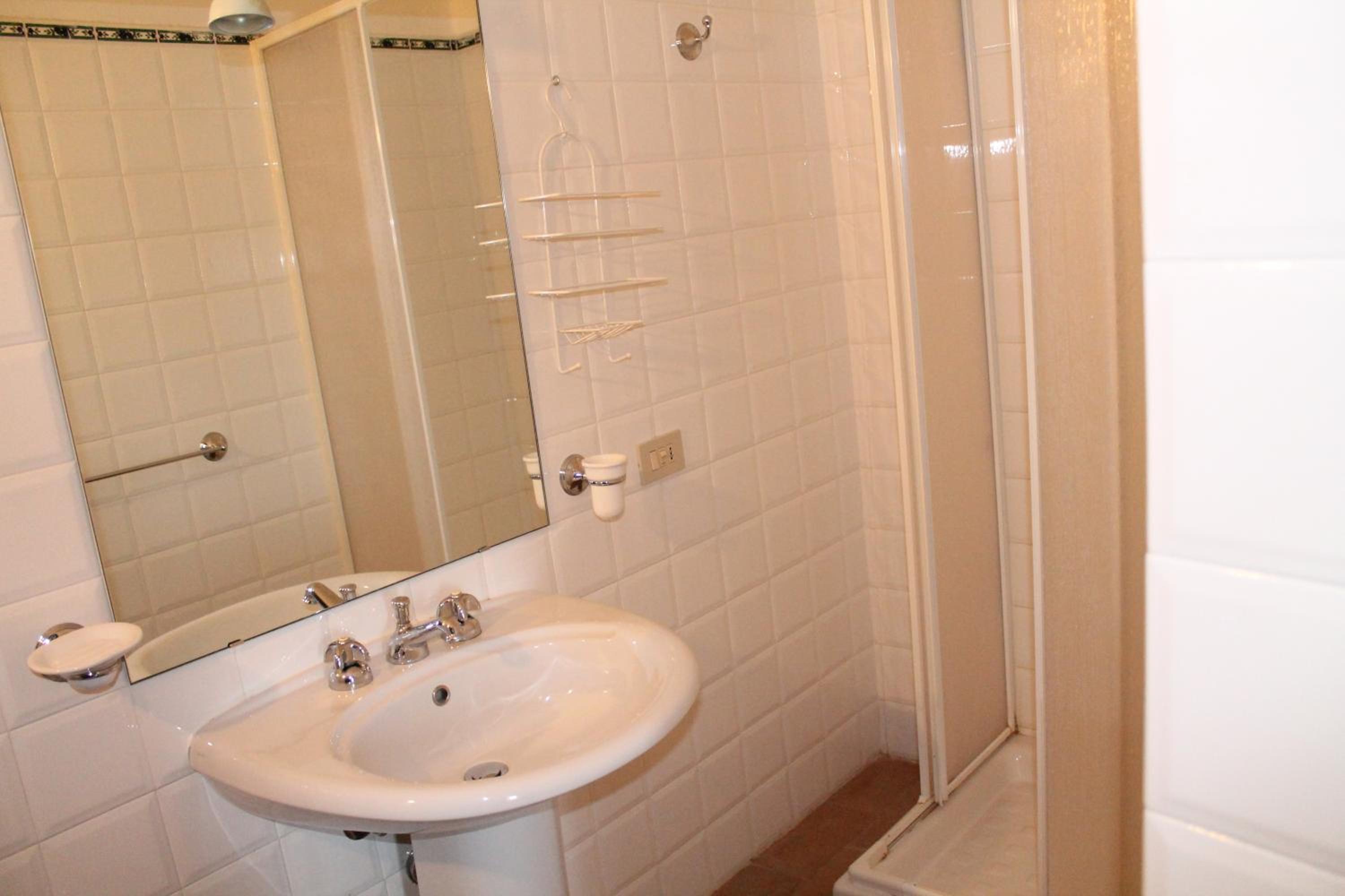 Family Room with Bathroom - Photo 2