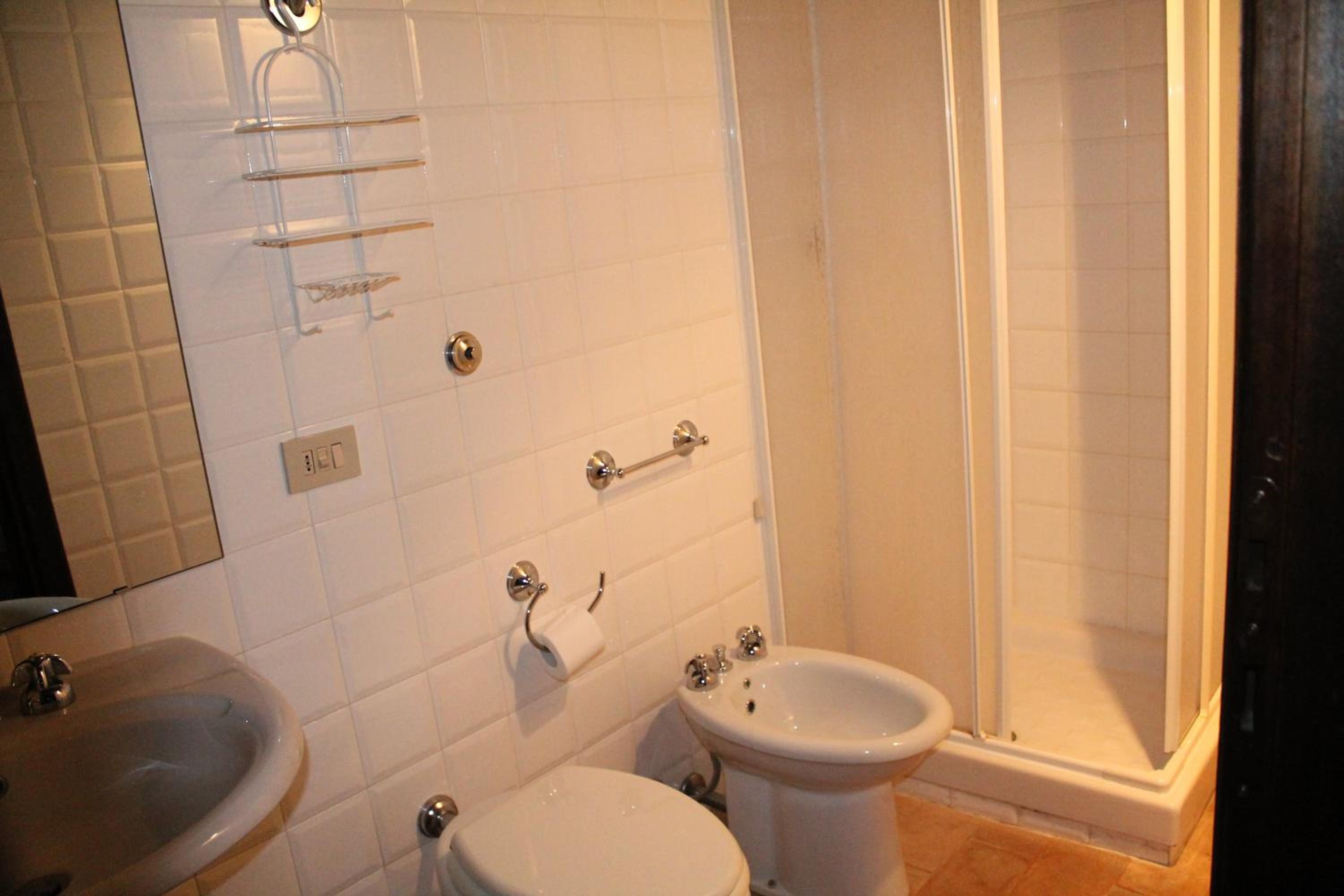 Double Room with Private Bathroom - Photo 3