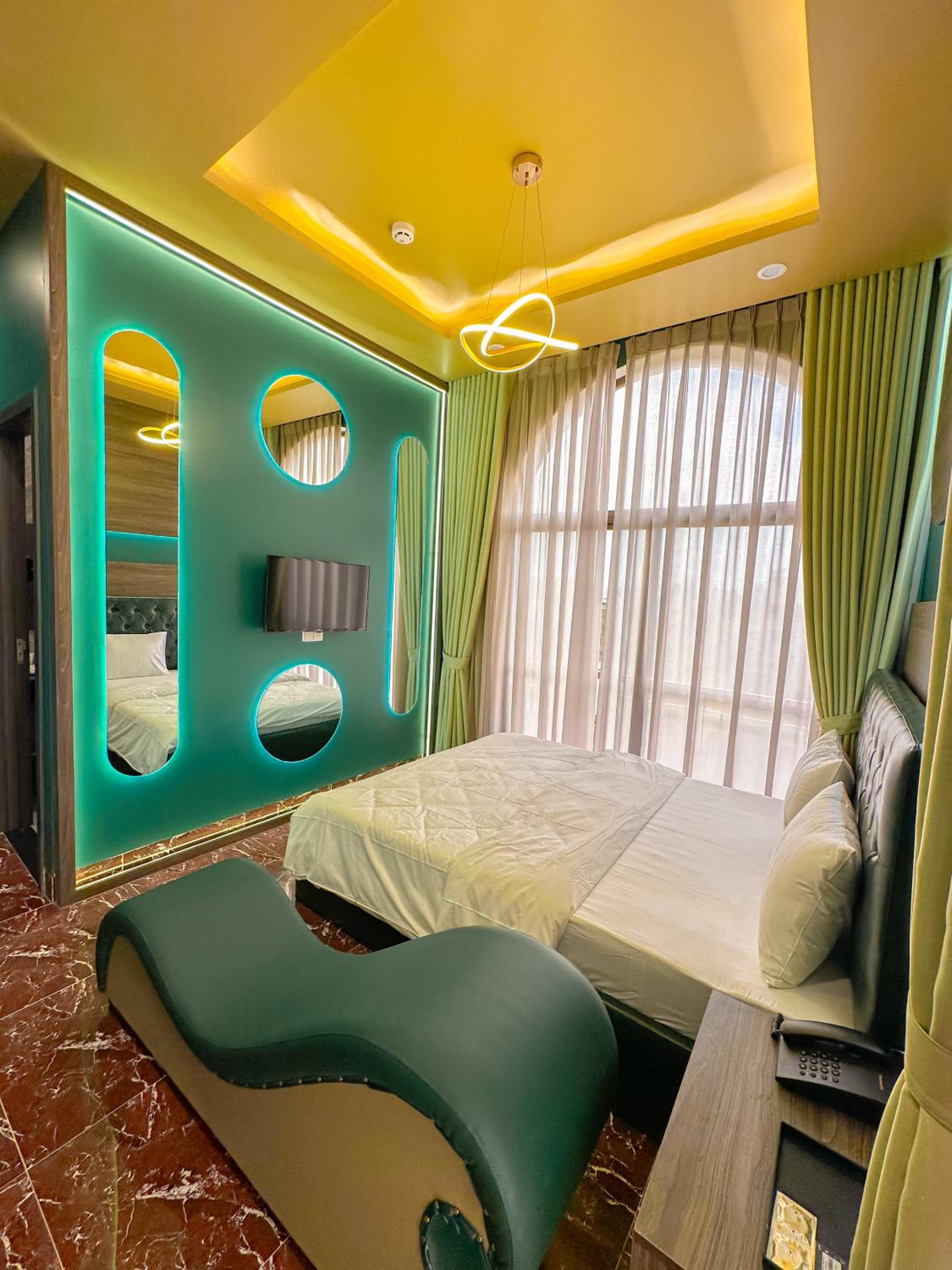 Queen Room photo 3