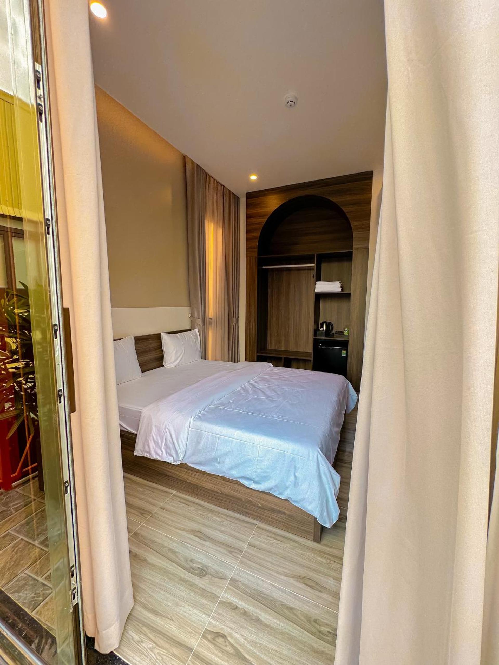 Superior King Room - Photo 6