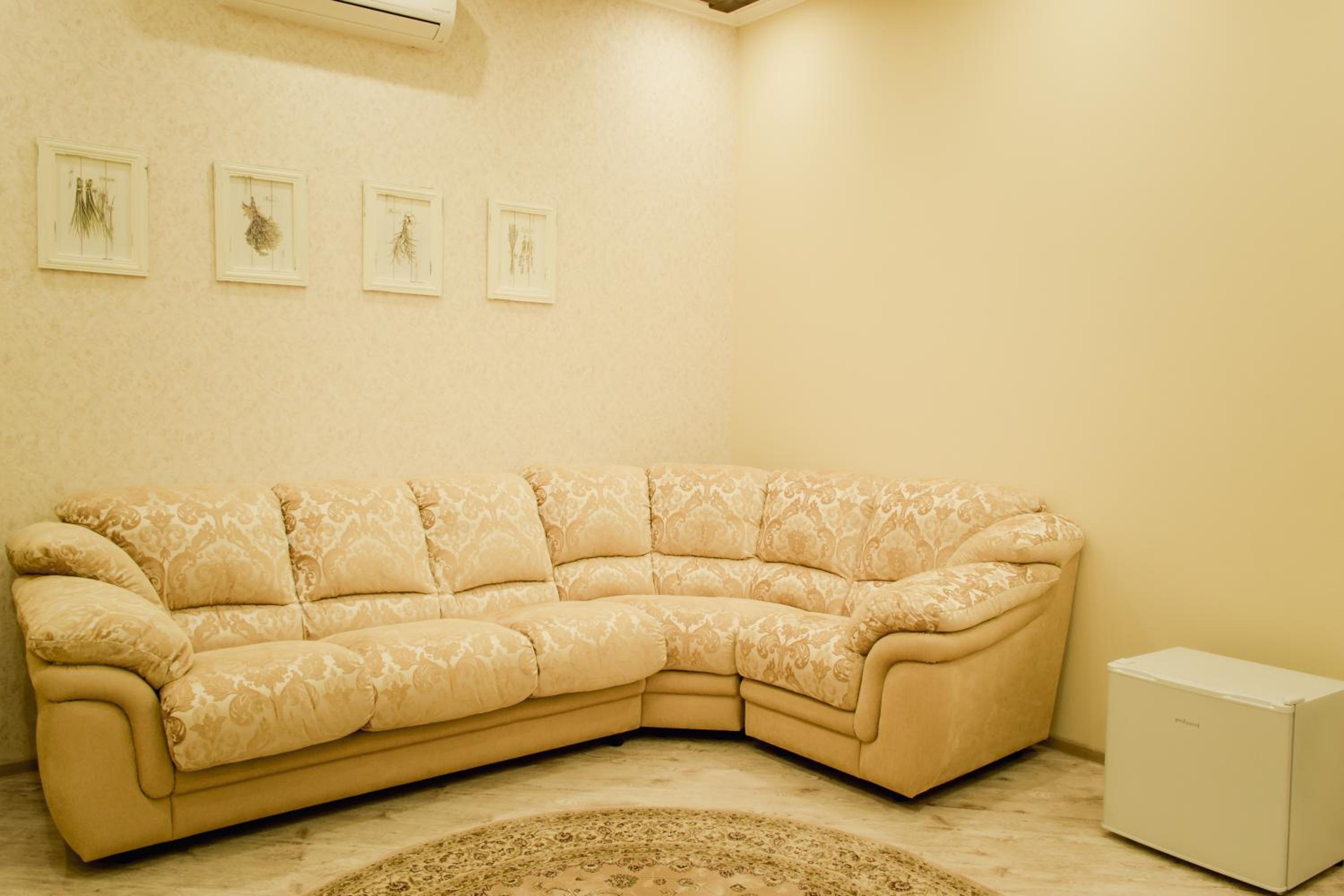 One-Bedroom Suite photo 1