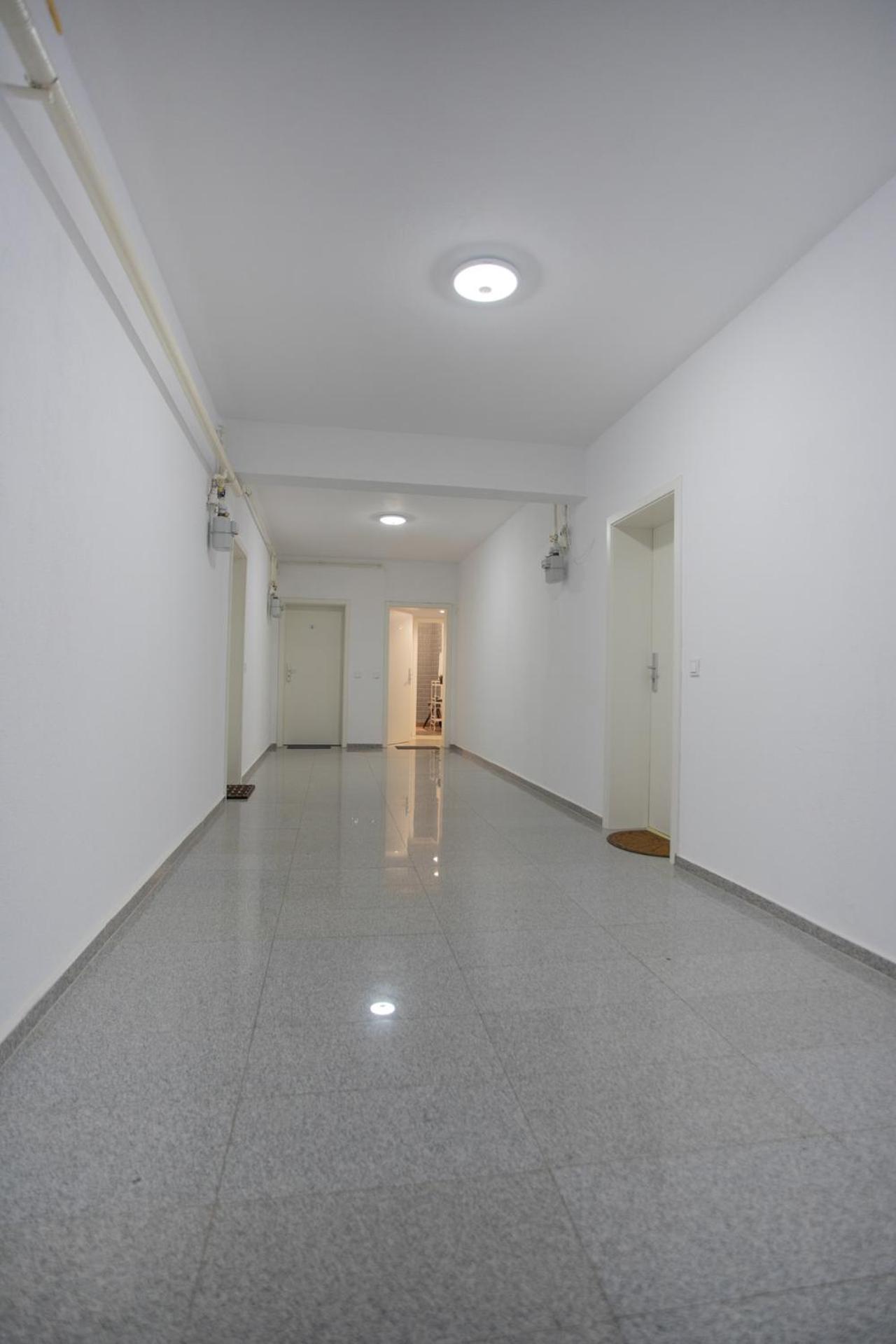 Apartment - Photo 19