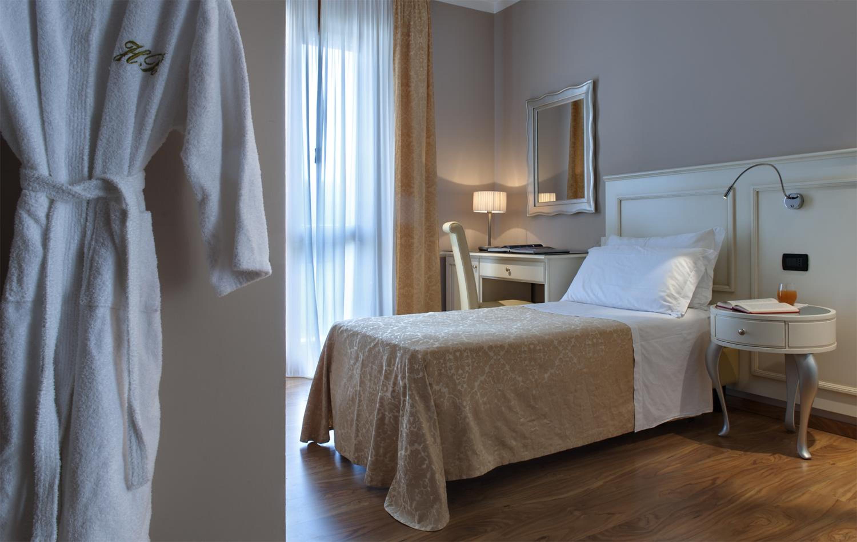Single Room - Photo 1