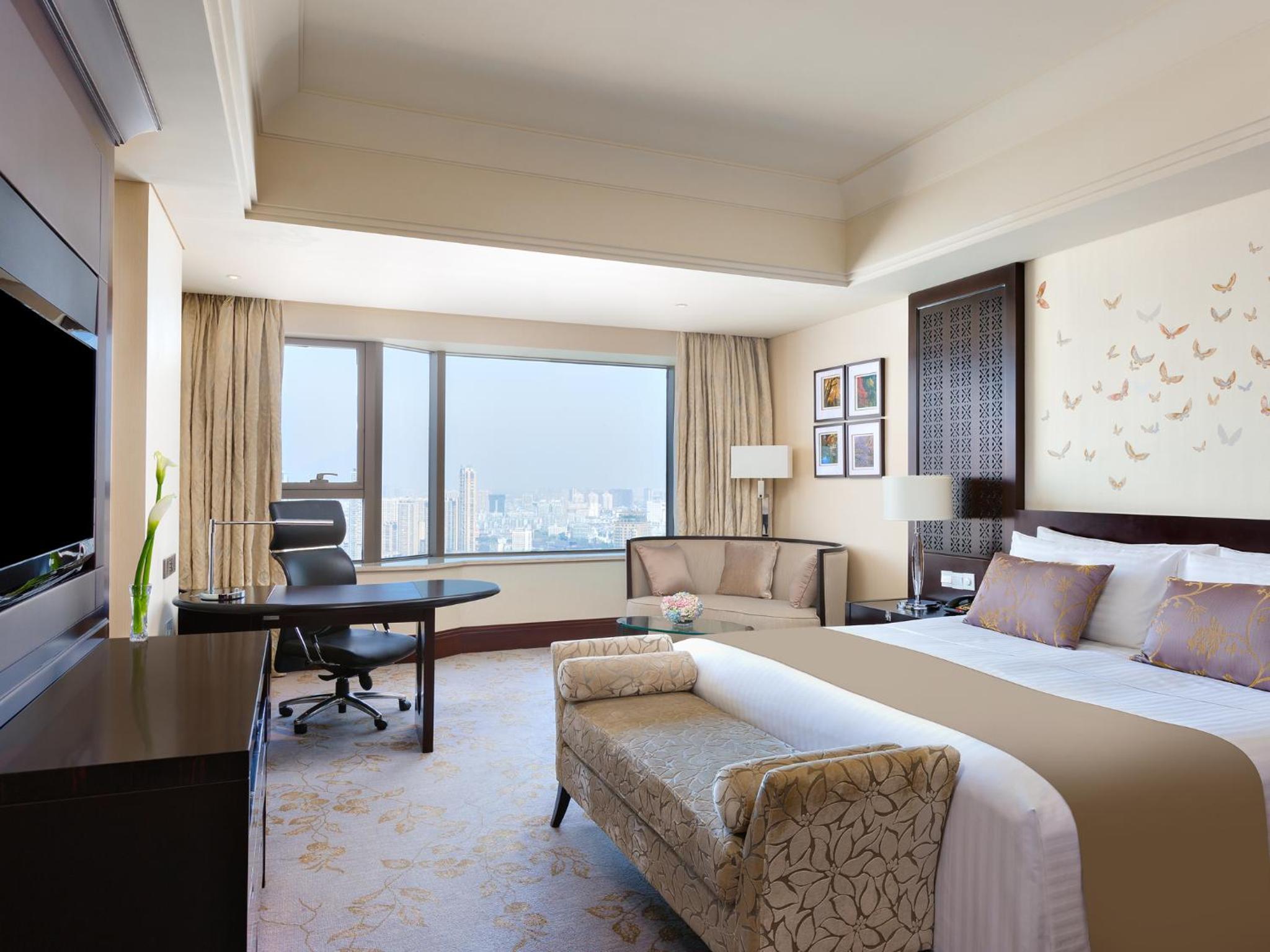 Classic King Room - Club Lounge Access - Photo 2