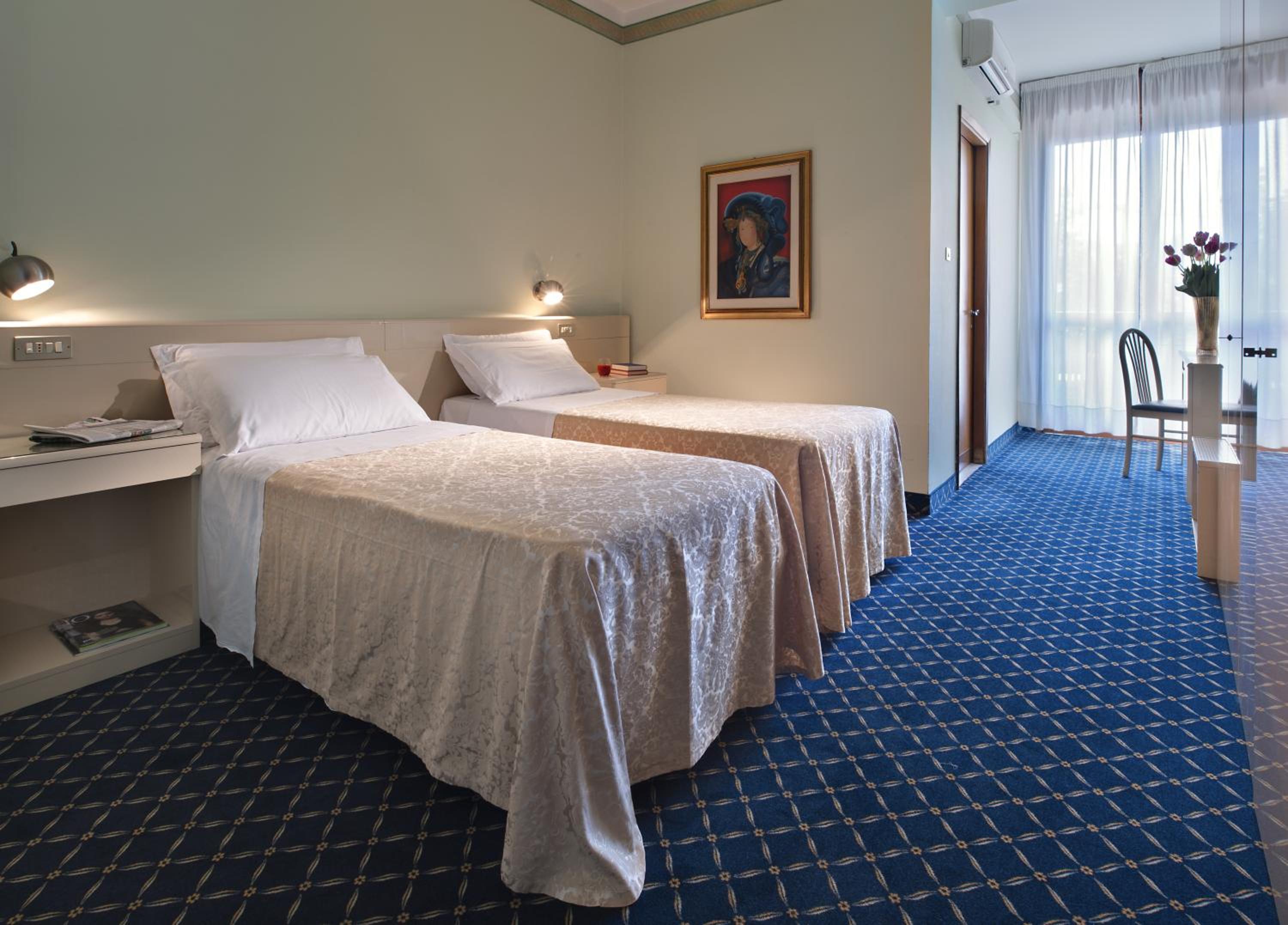 Double or Twin Room - Photo 4