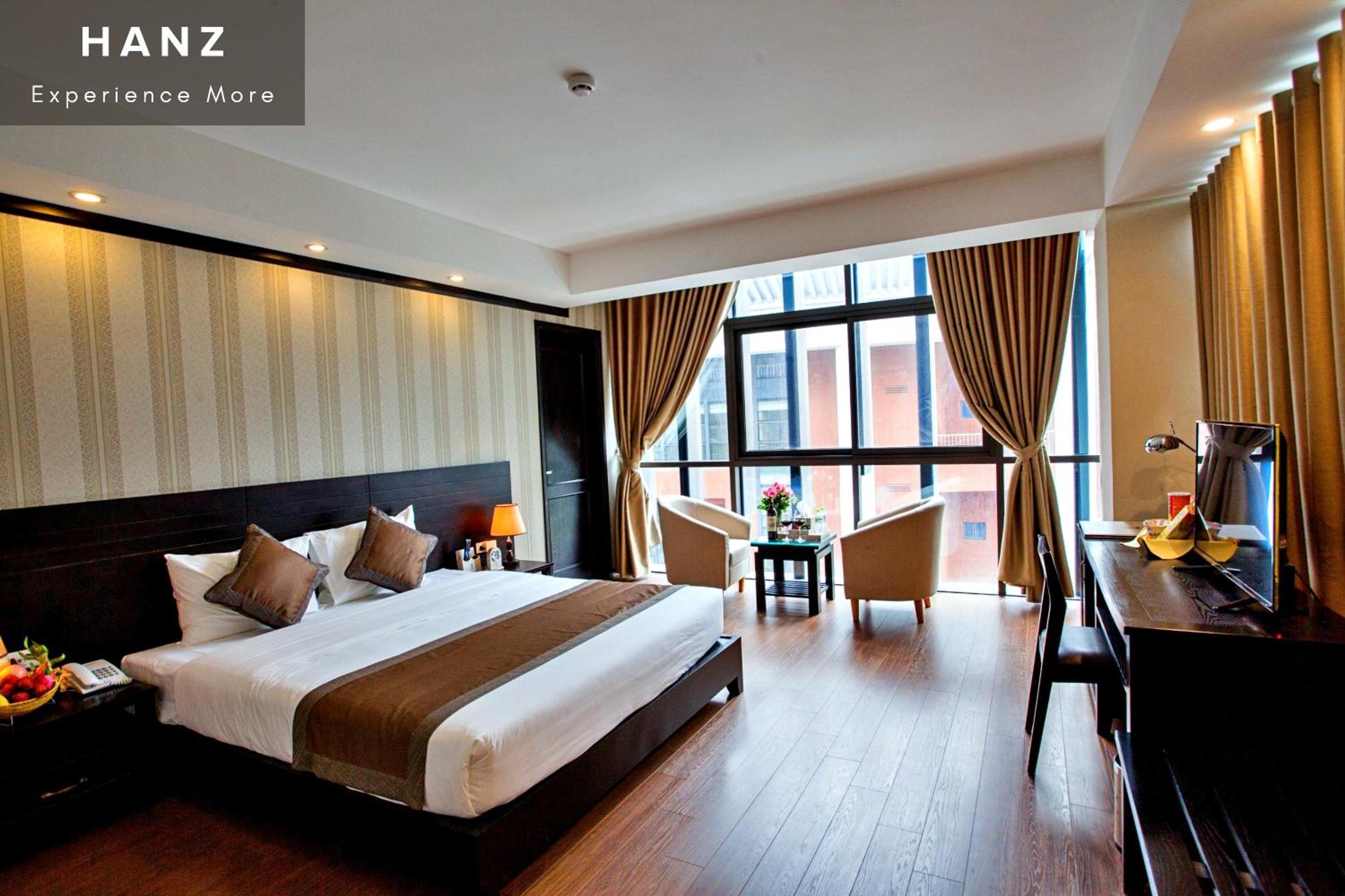 Deluxe Queen Room