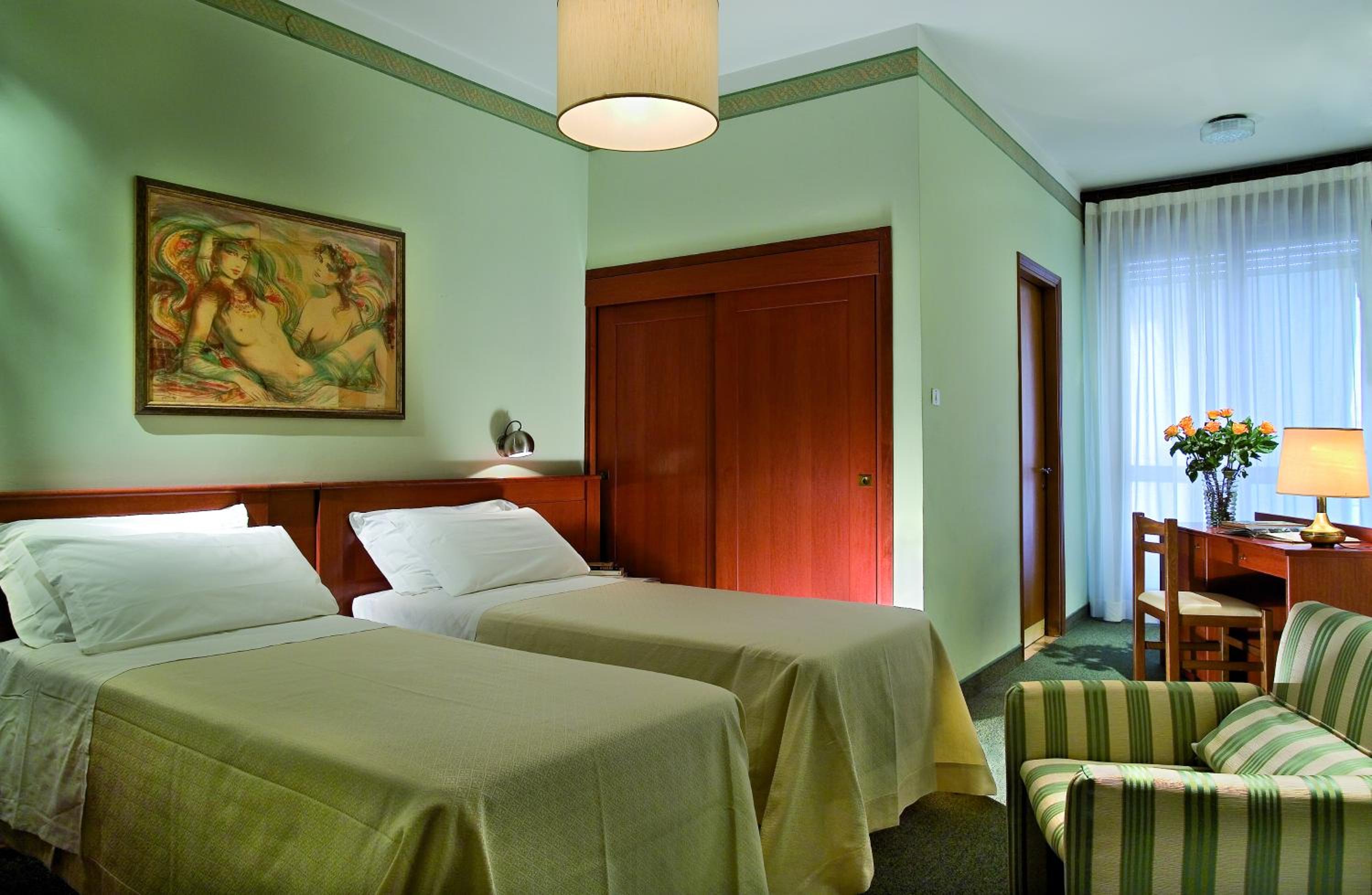 Double or Twin Room - Photo 1