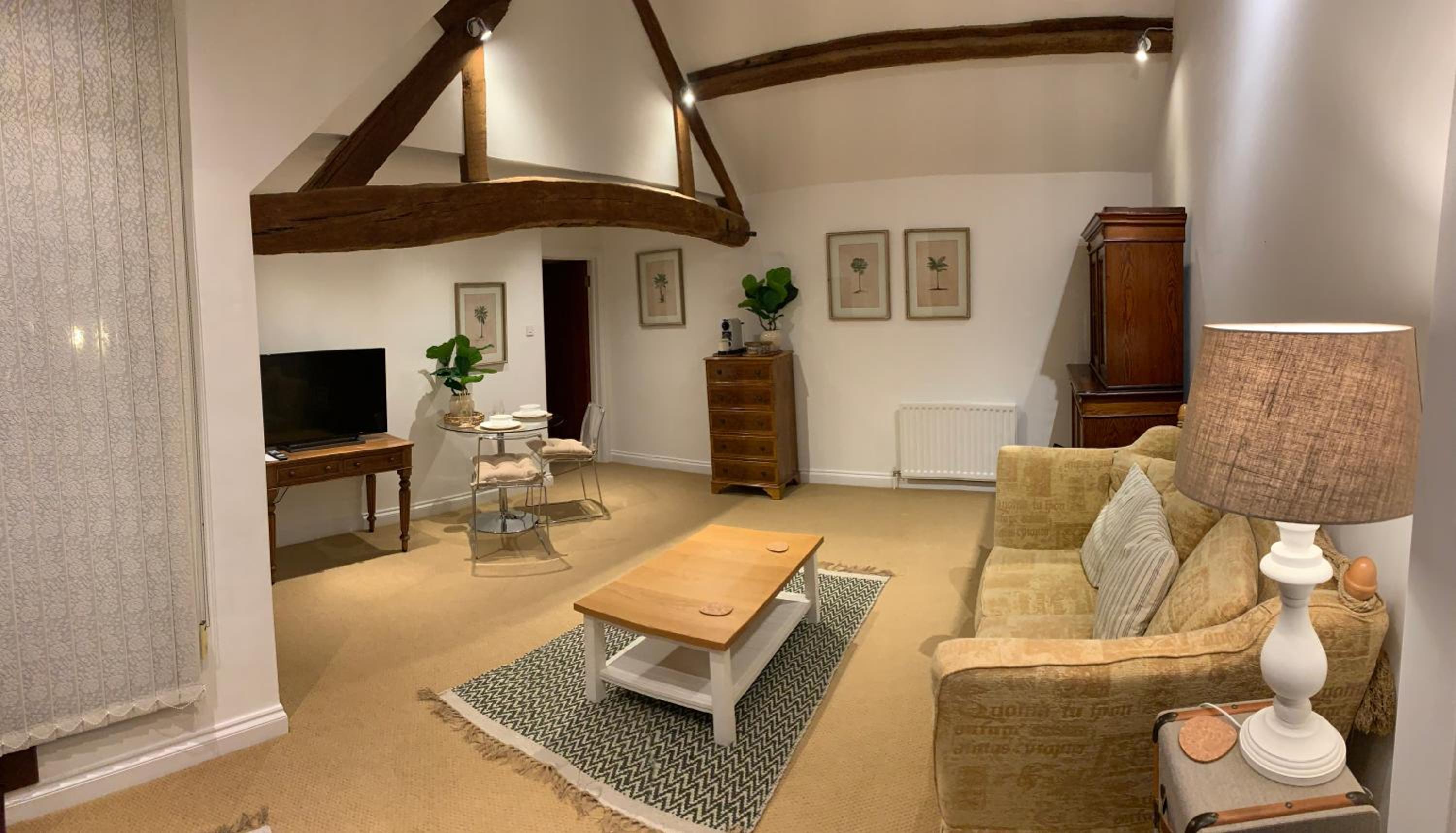 Deluxe King Suite photo 2