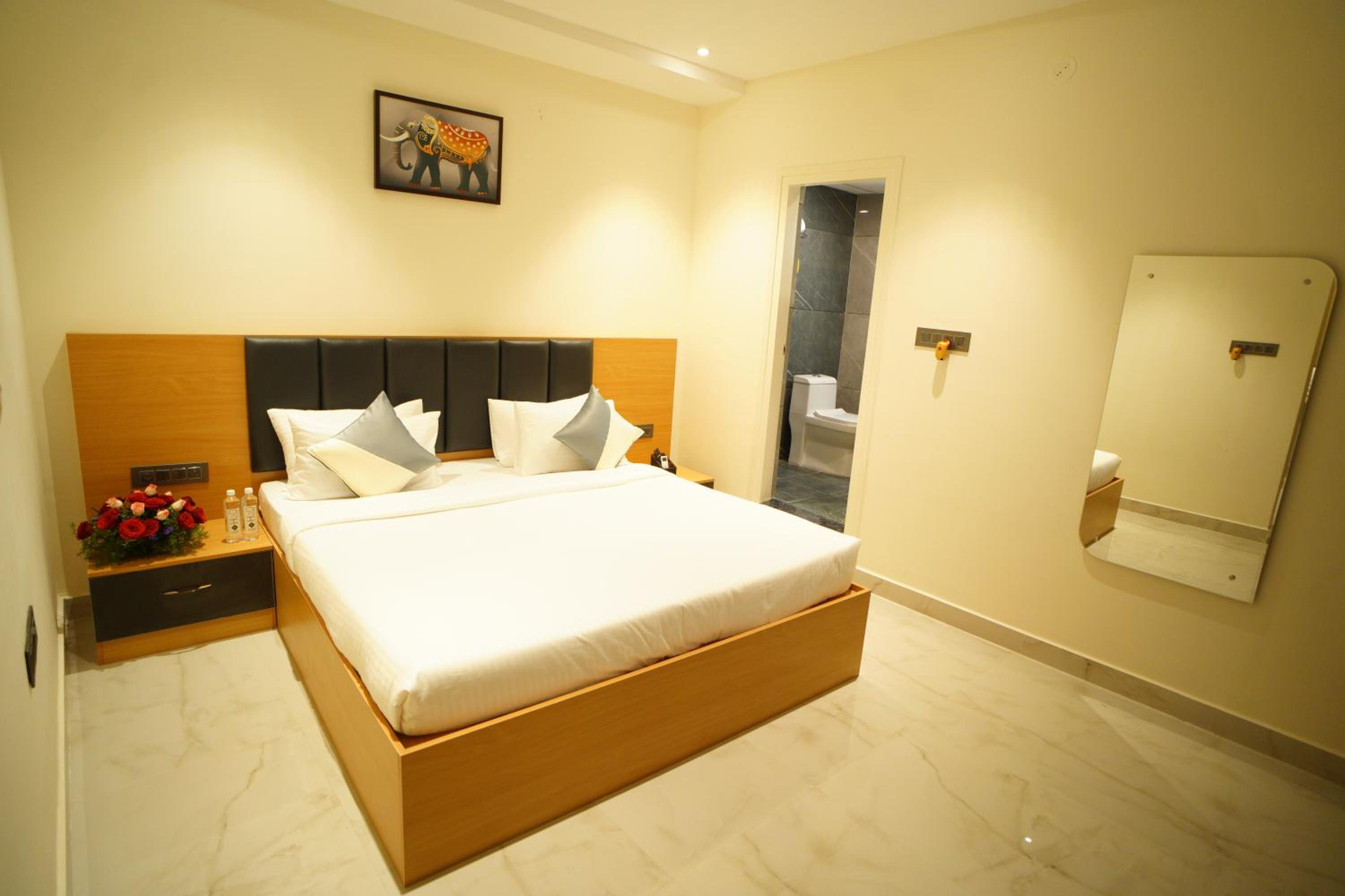 Suite - Photo 5