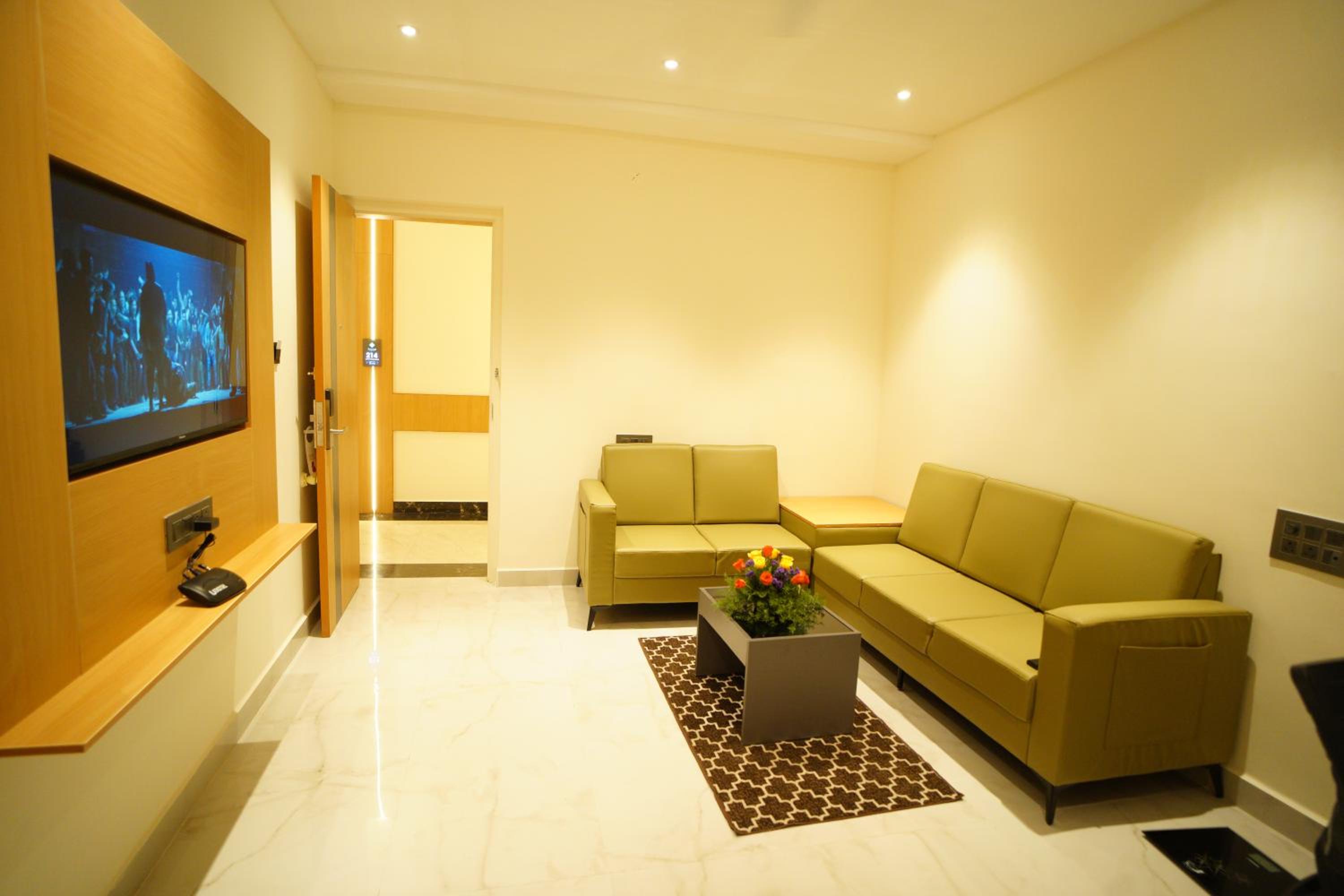 Suite - Photo 6