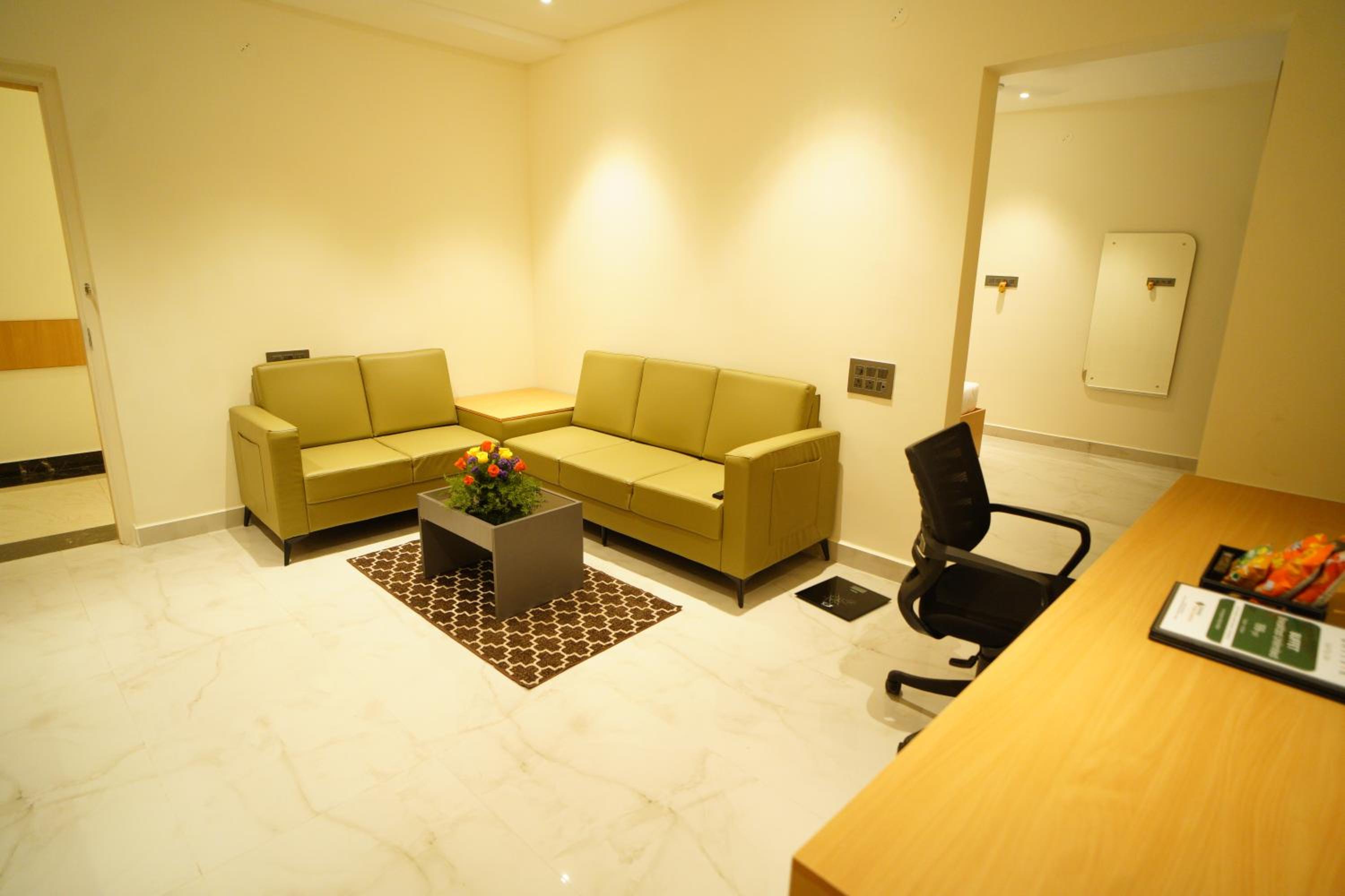 Suite - Photo 4