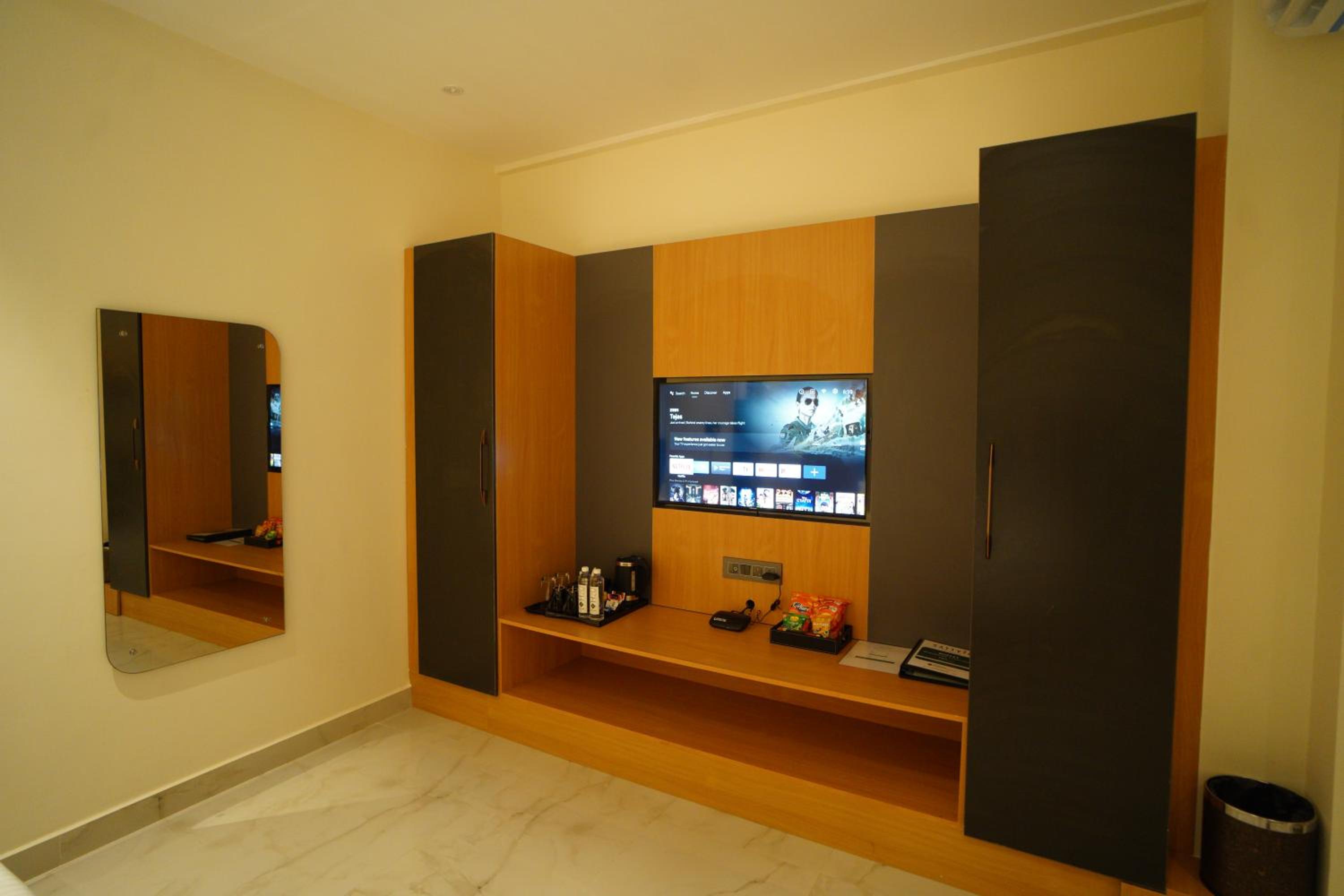 Suite - Photo 8