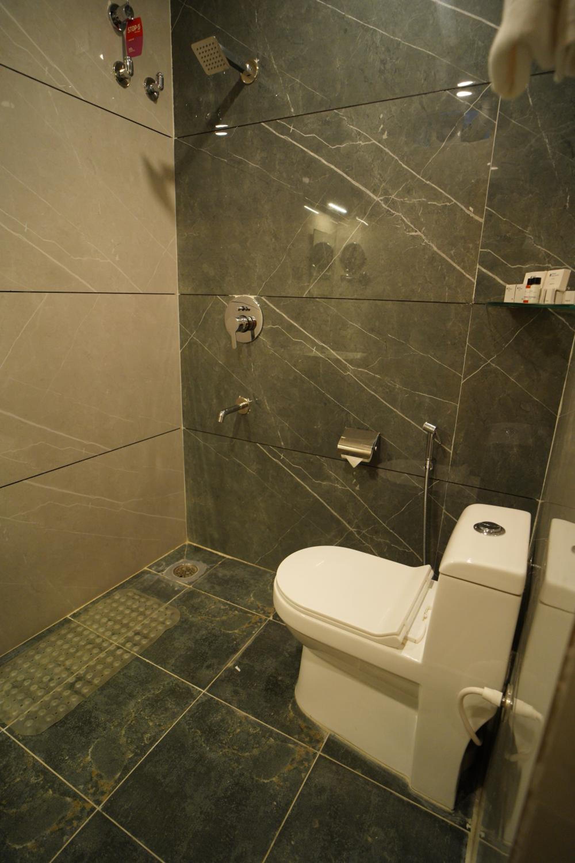 Suite - Photo 2