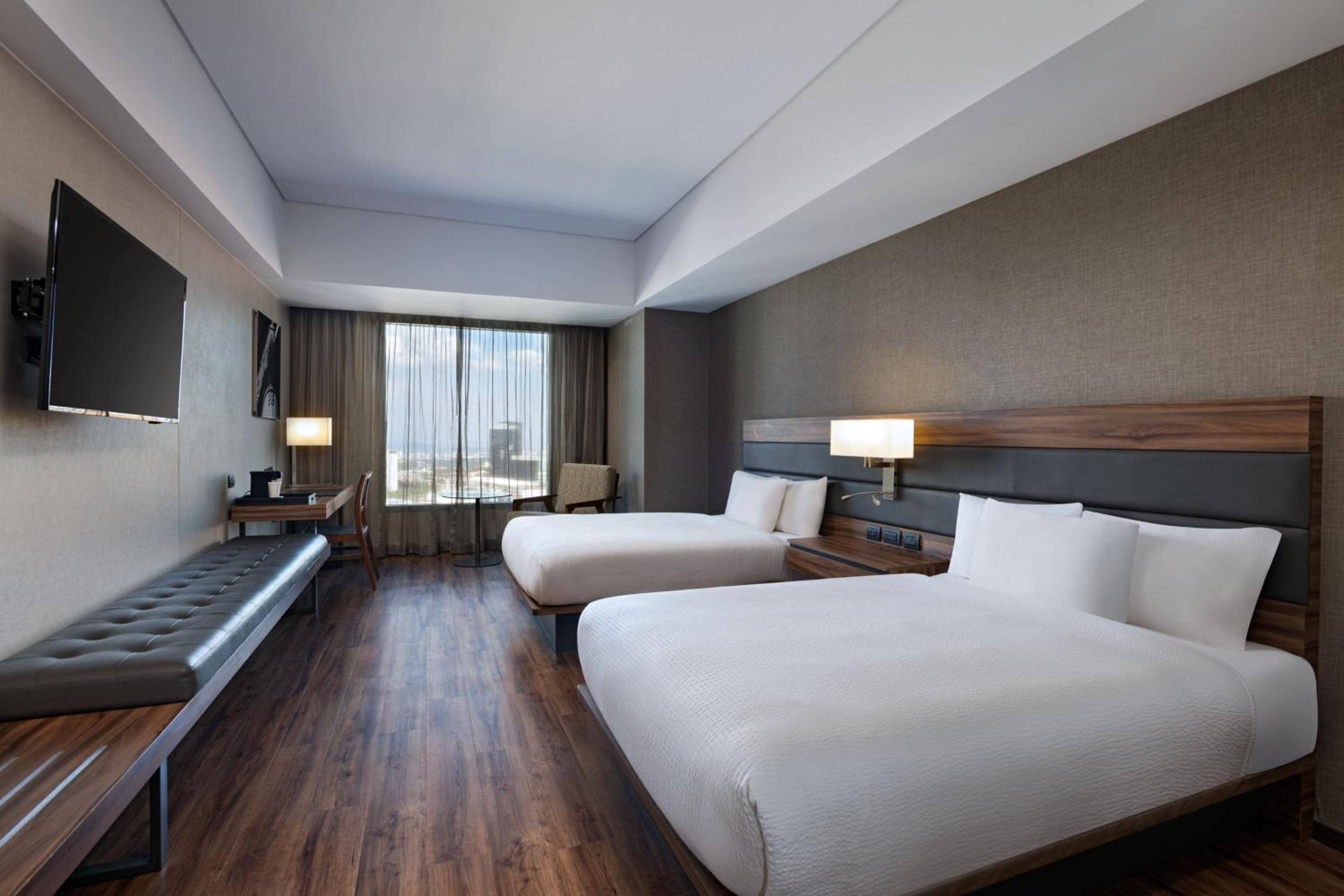 Deluxe Double Room with Two Double Beds photo 1