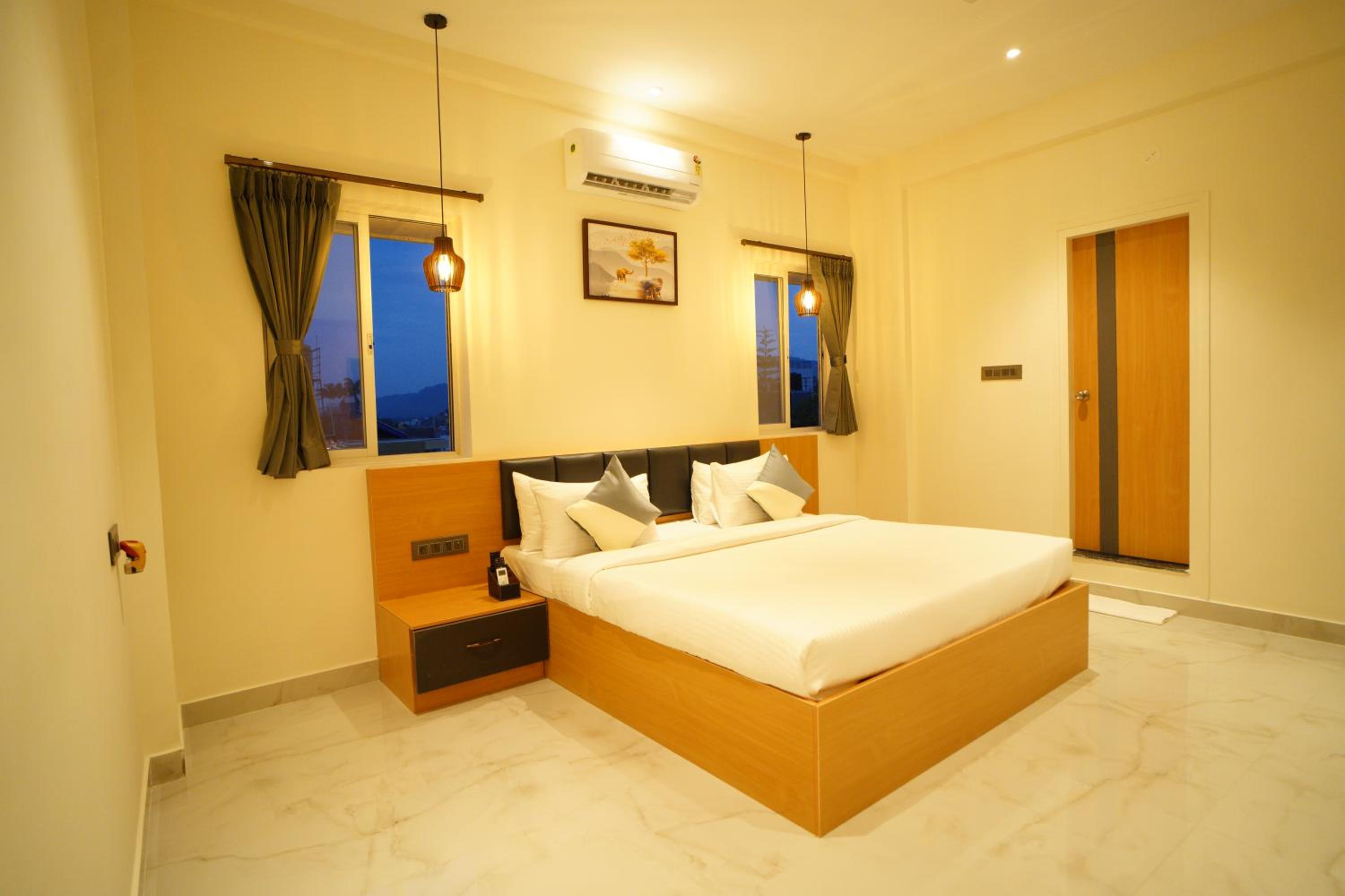 Deluxe Room - Photo 6