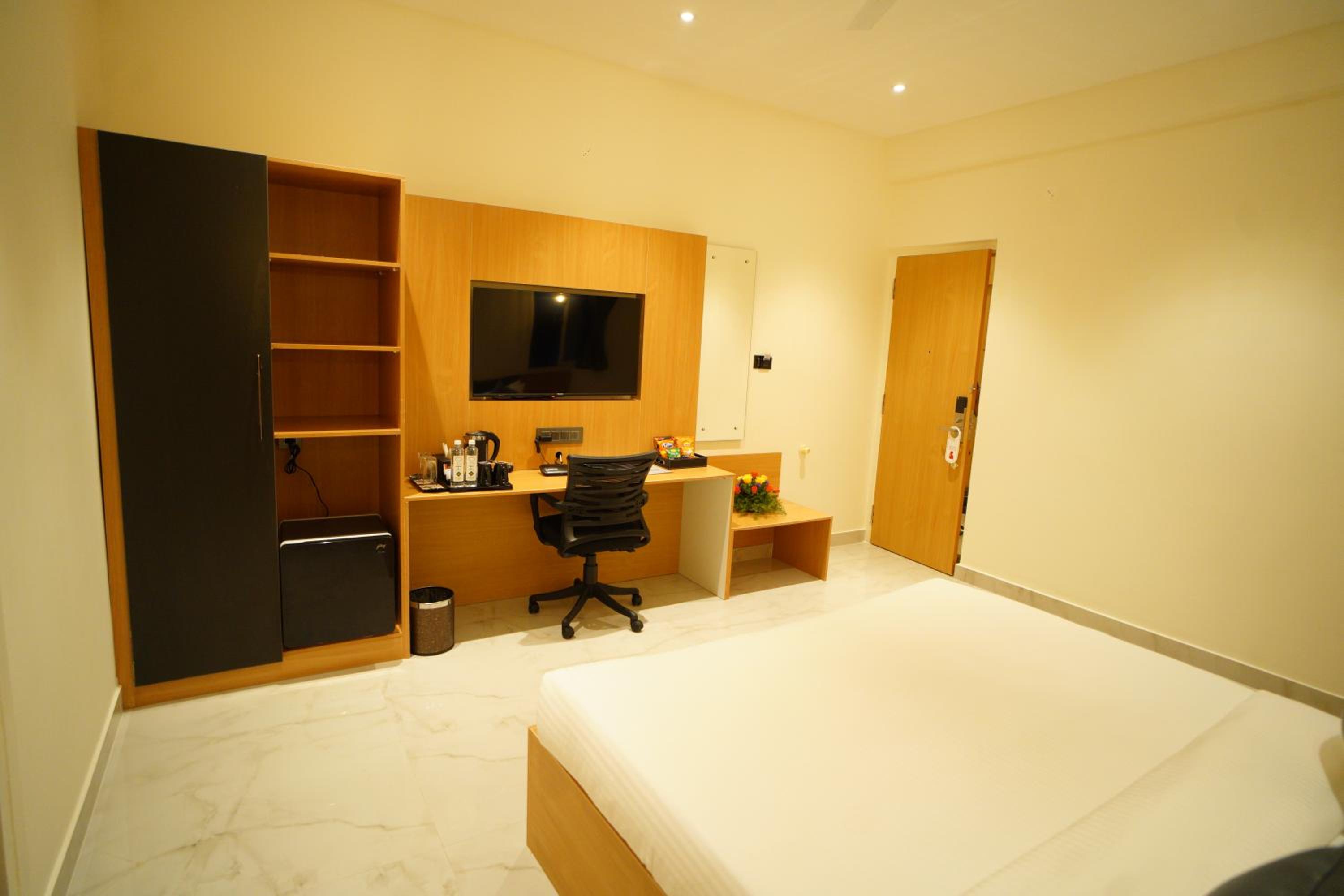 Deluxe Room - Photo 1