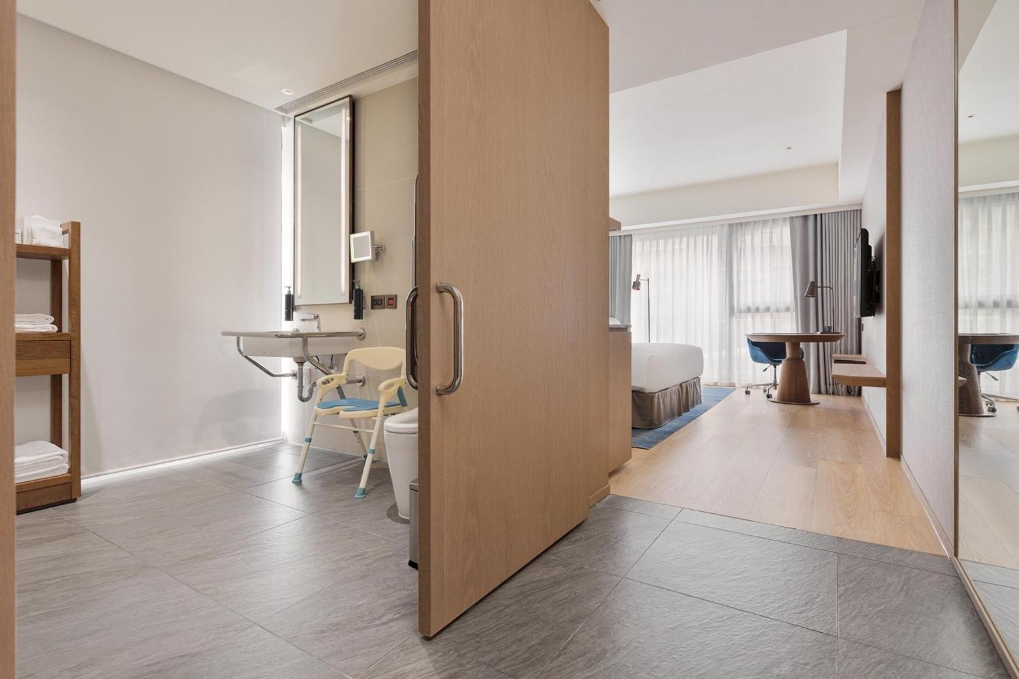 King Room - Mobility Accessible