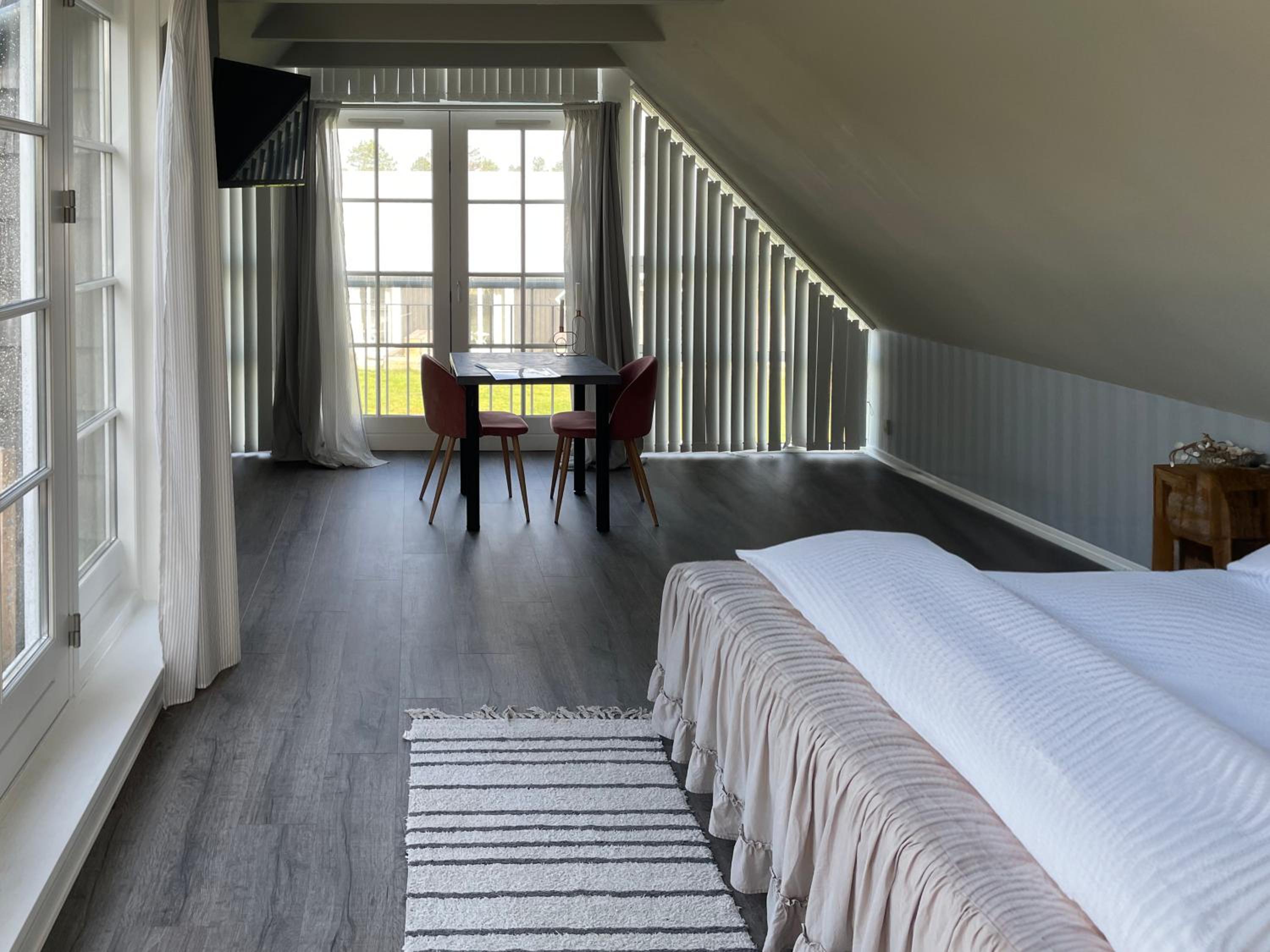 Deluxe Double Room with Bath photo 3