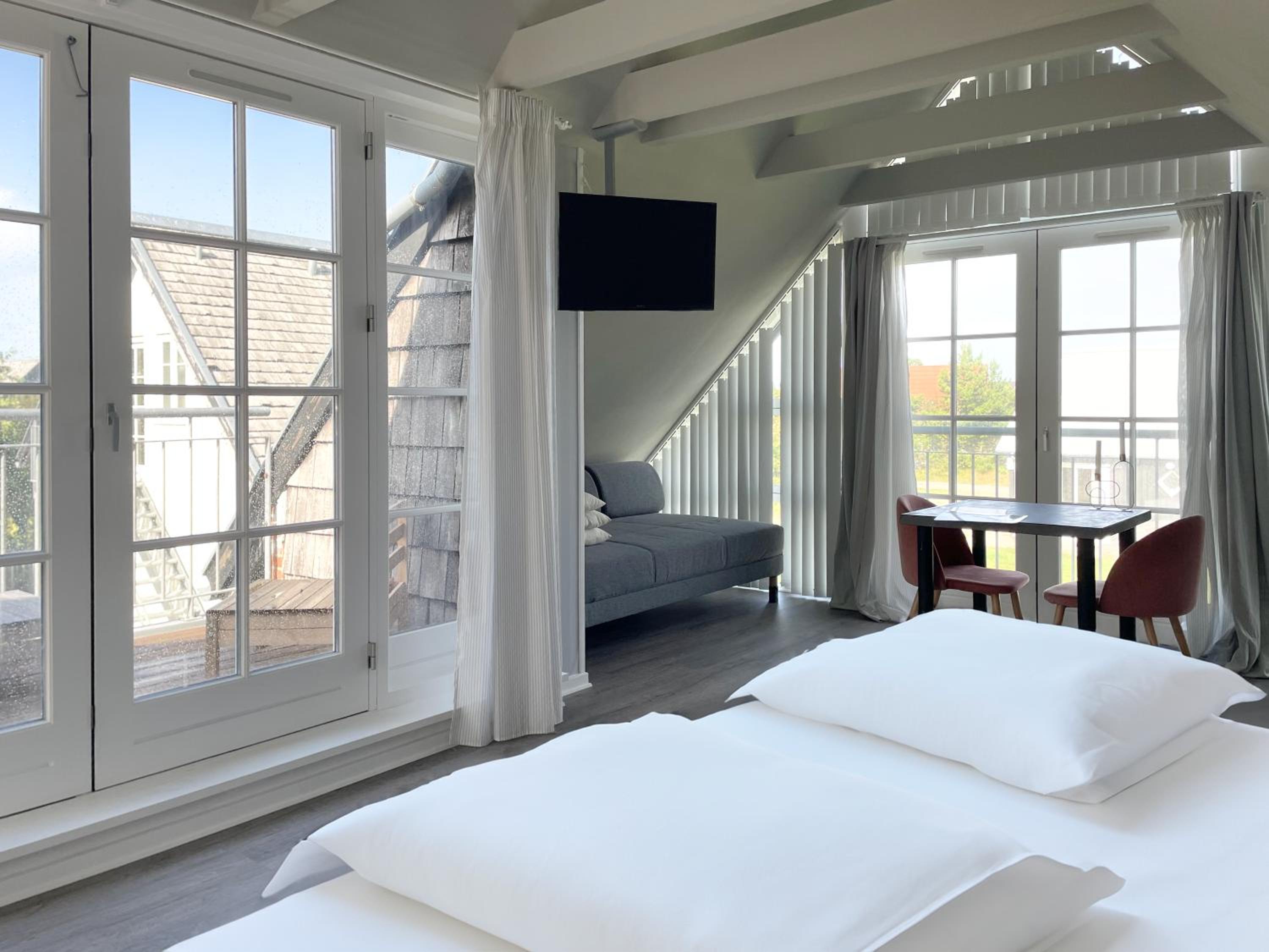 Deluxe Double Room with Bath photo 1
