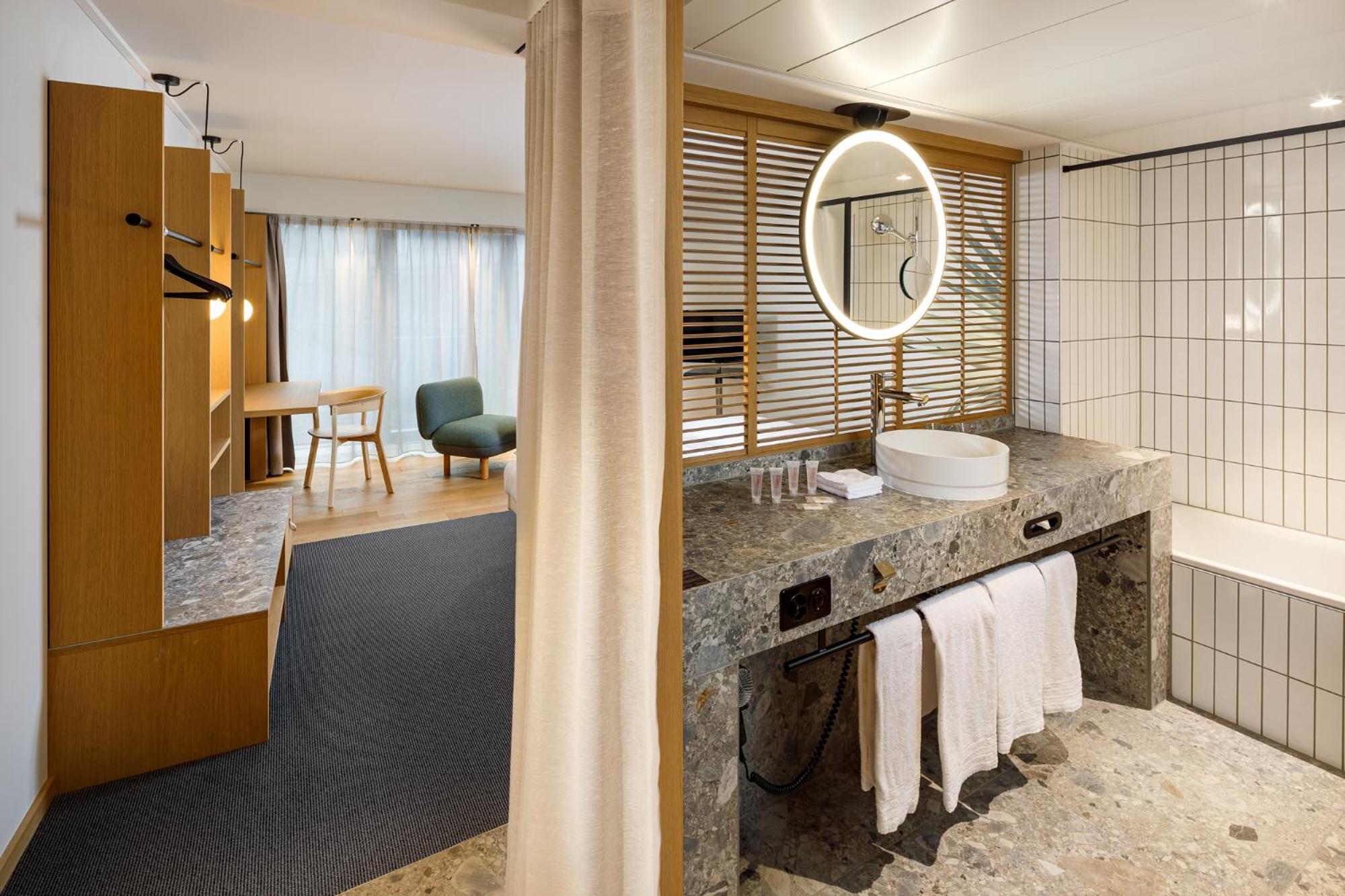 Double or Twin Room with Garden View photo 2