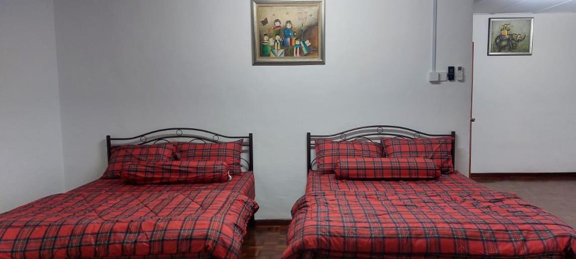 Three-Bedroom House photo 2
