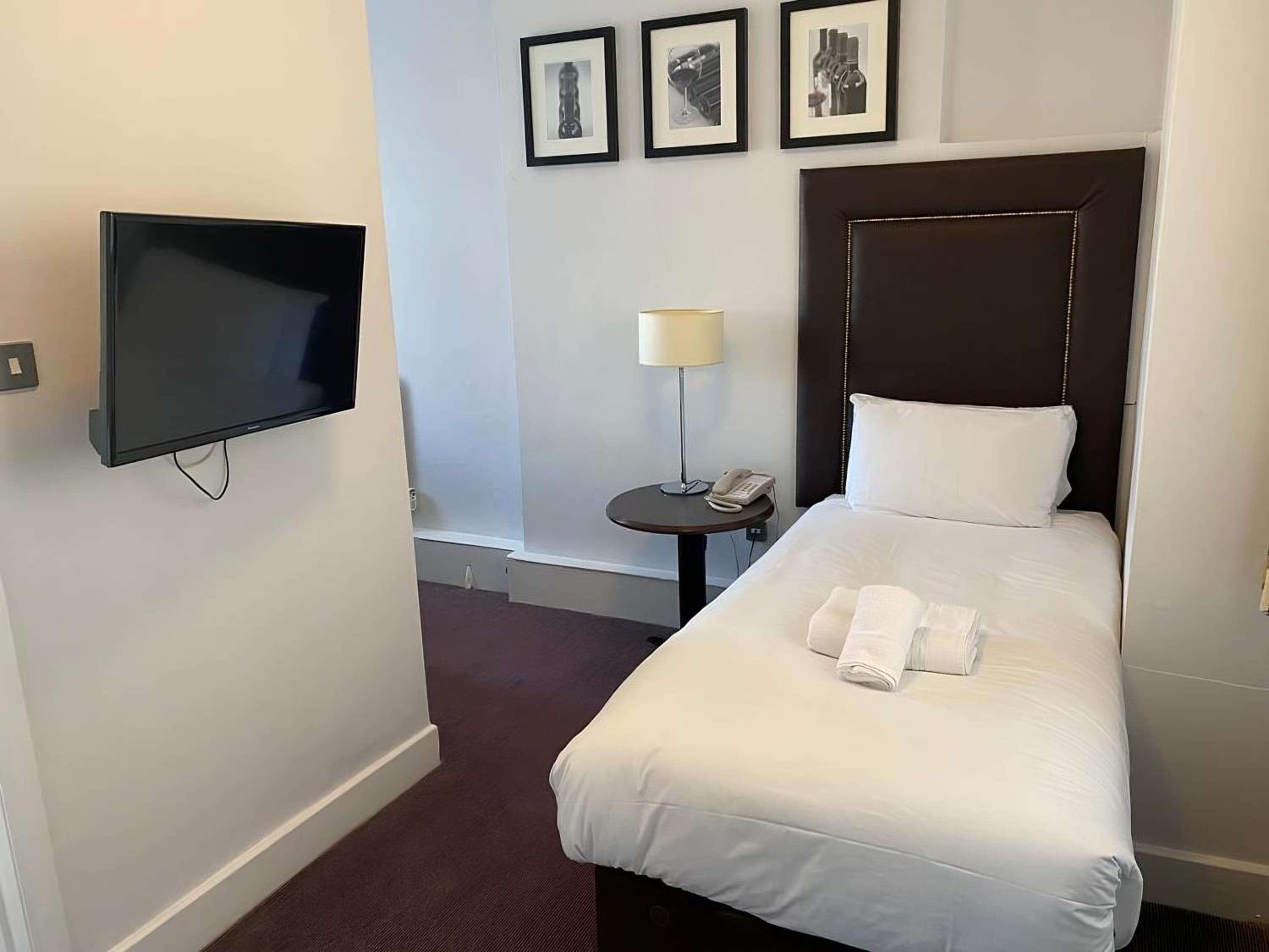 Standard Single Room - Non-Smoking photo 1