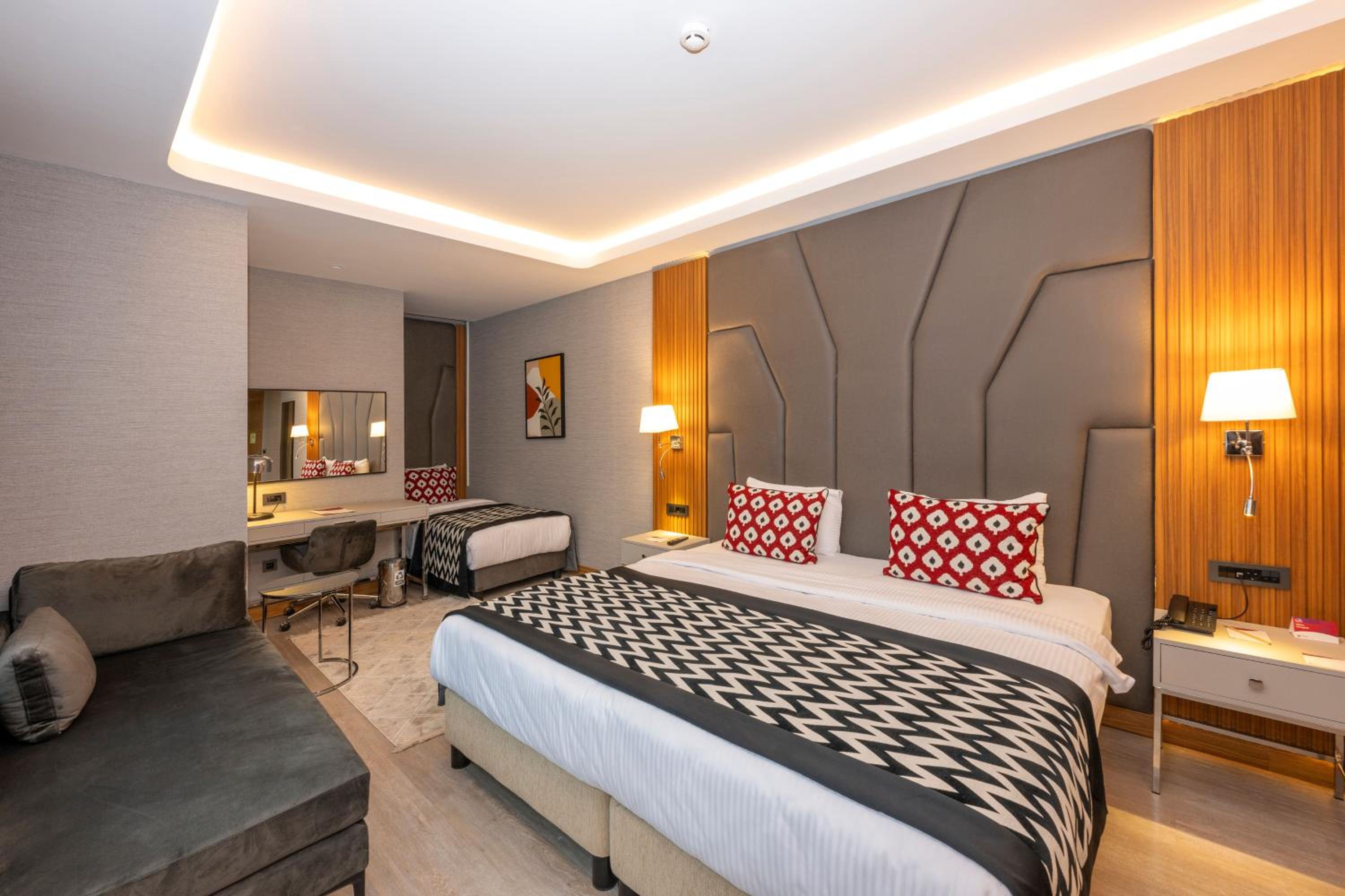 Superior Room thumbnail 6