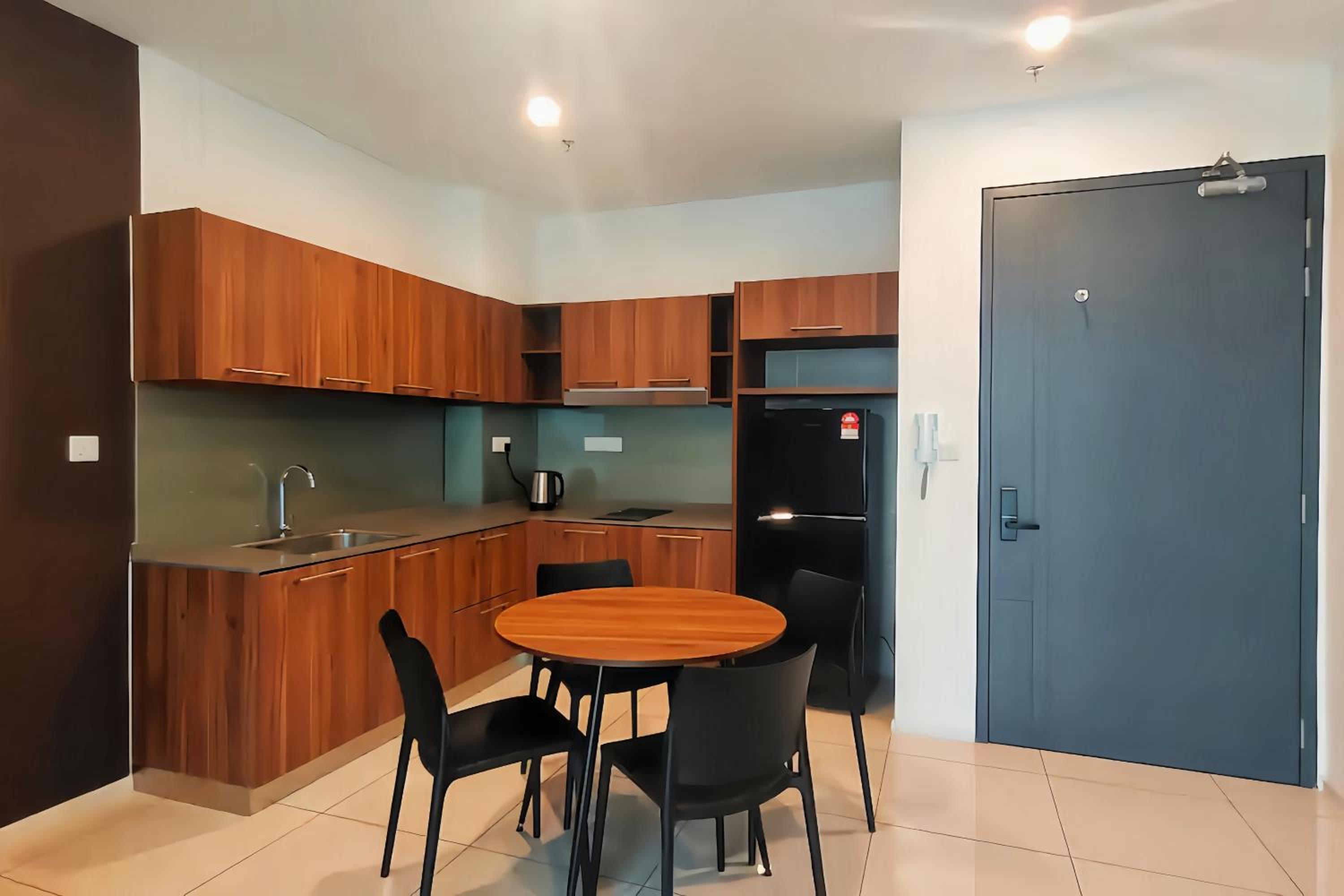 One-Bedroom Apartment - Photo 5
