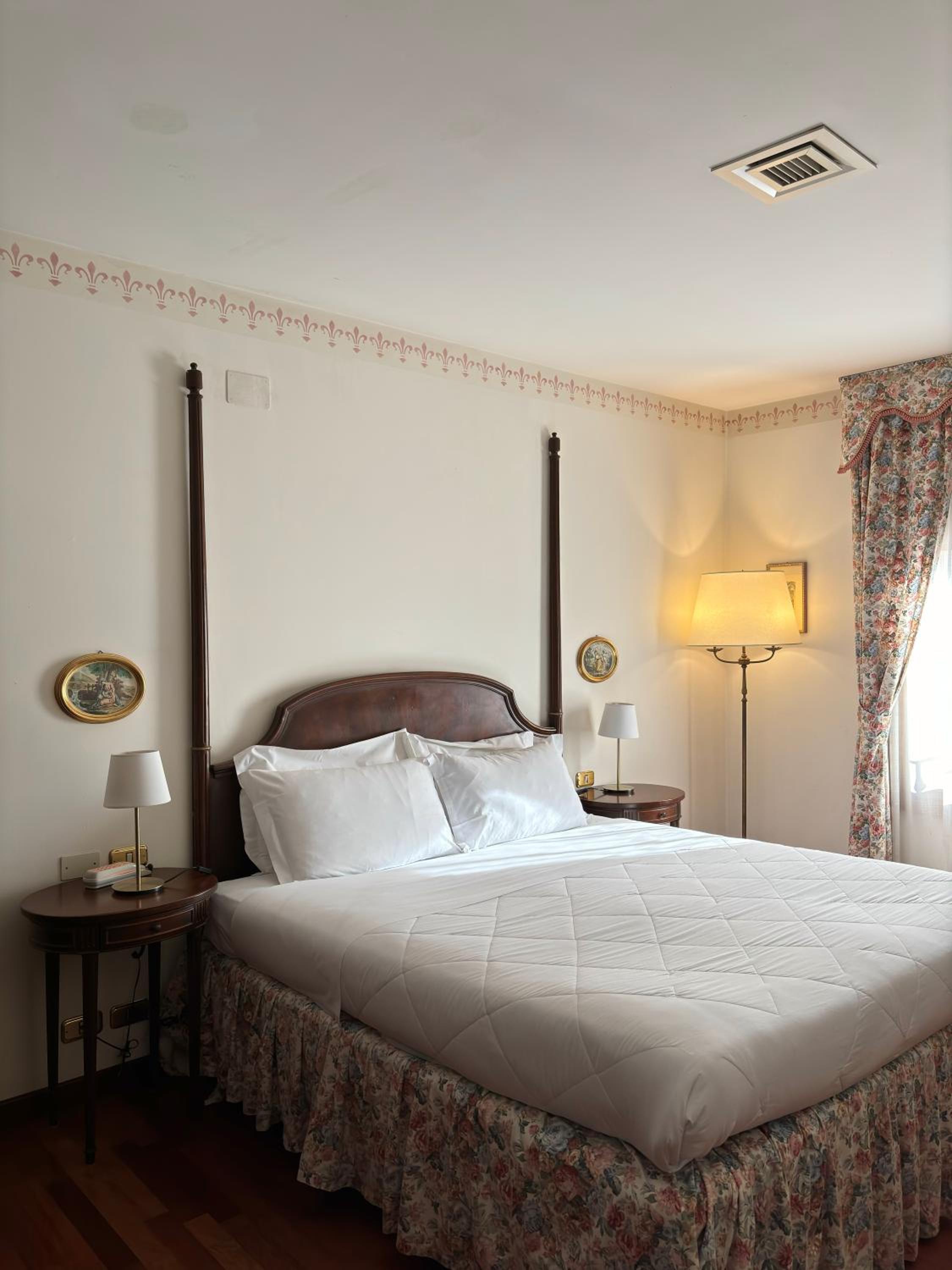 Classic Double Room - Photo 18