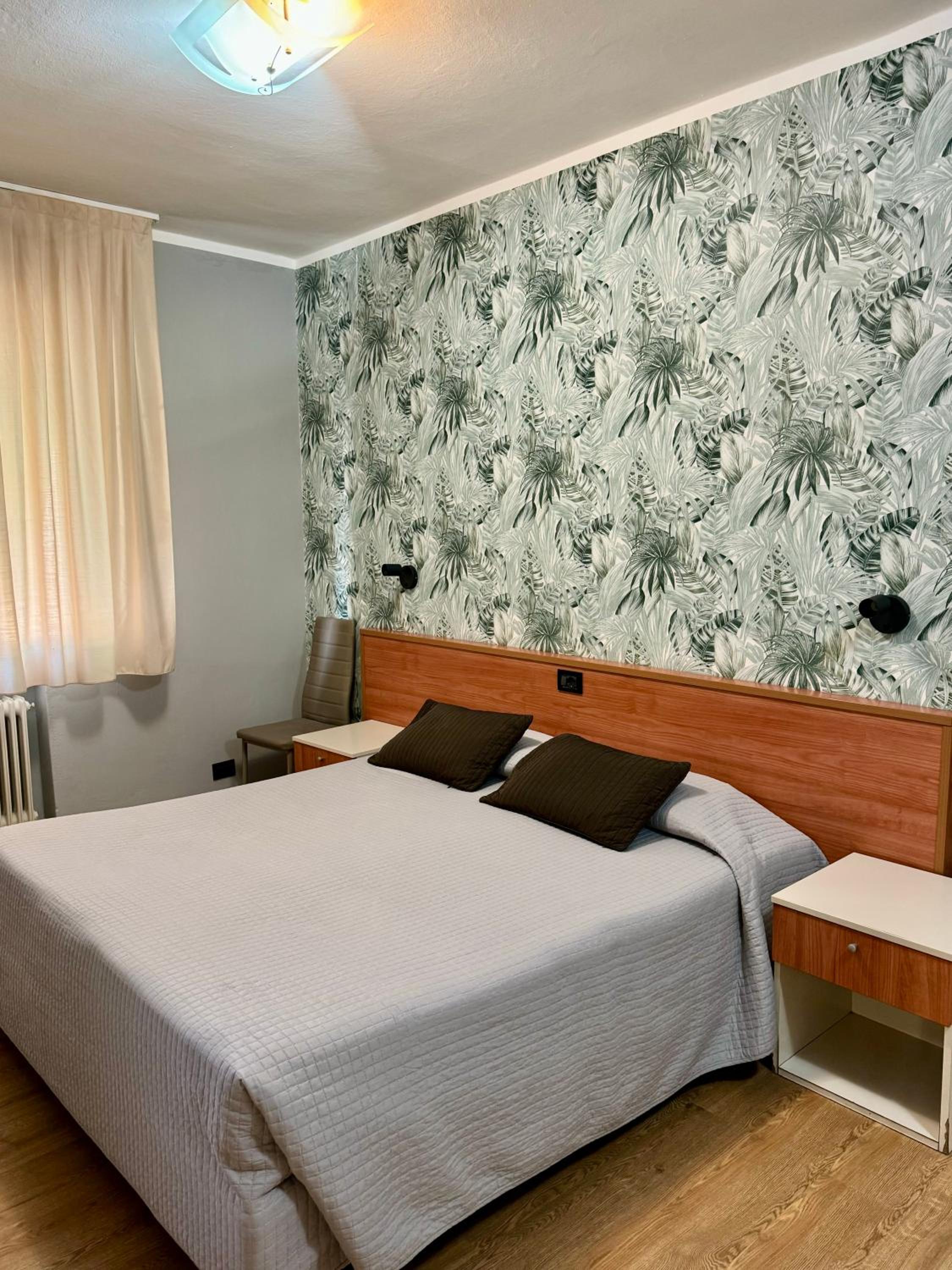 Double or Twin Room - Photo 5
