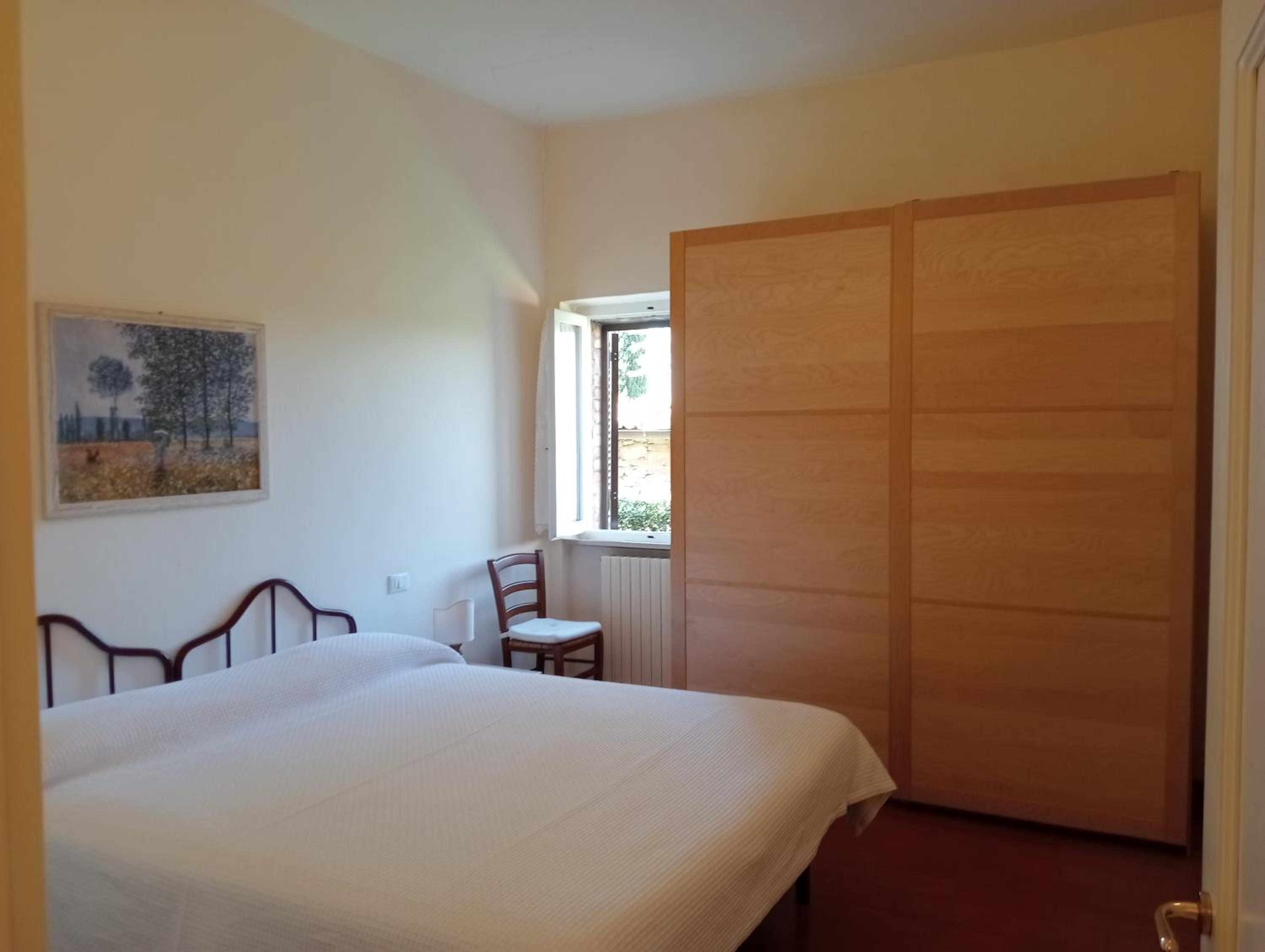 One-Bedroom Apartment with Shared Garden