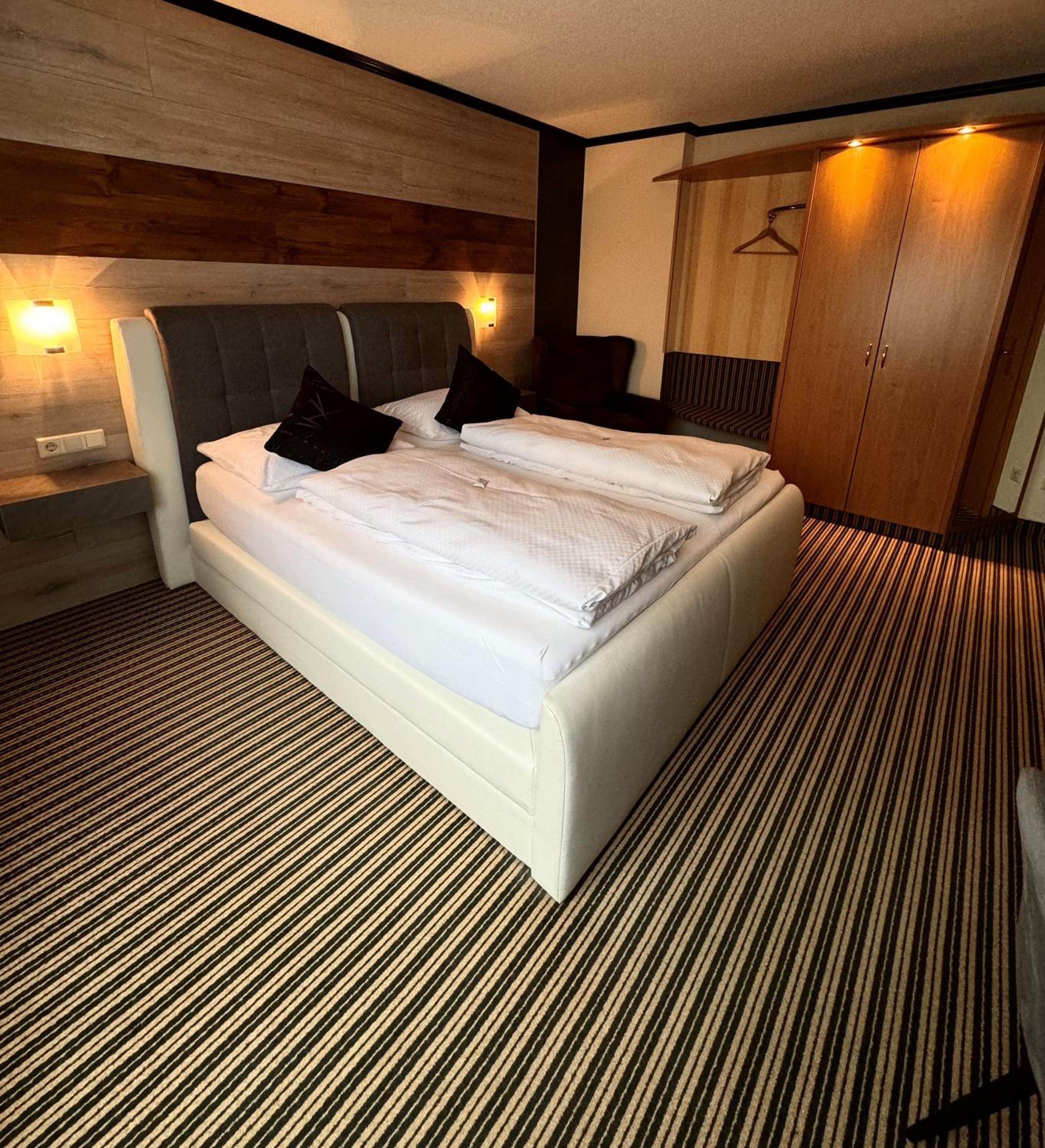 Deluxe Double Room - Photo 1